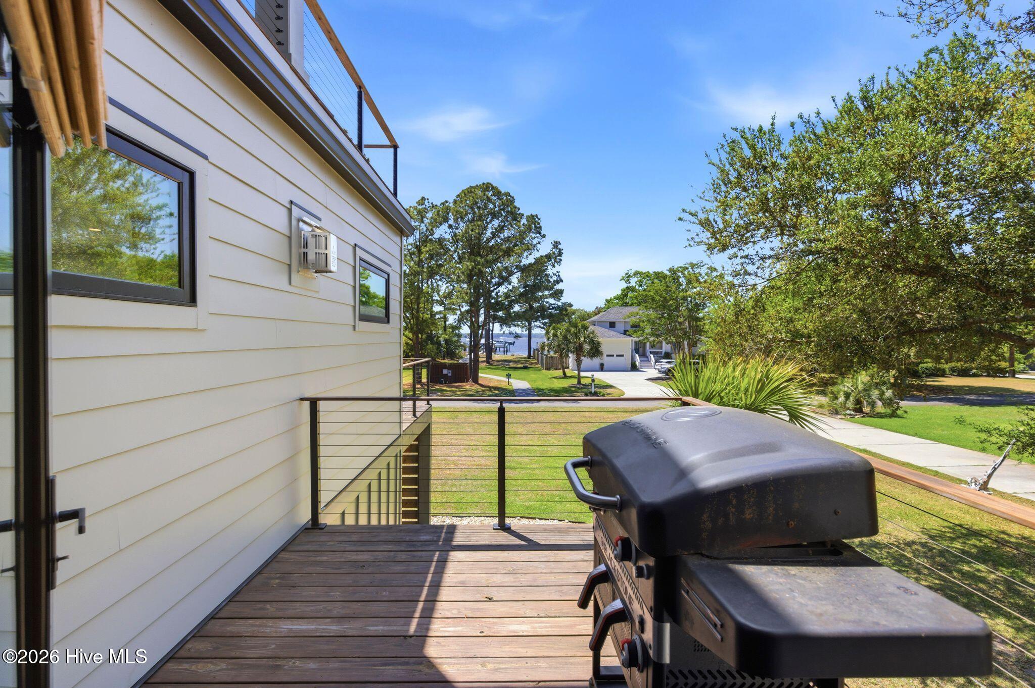 100568012 | Photo 24