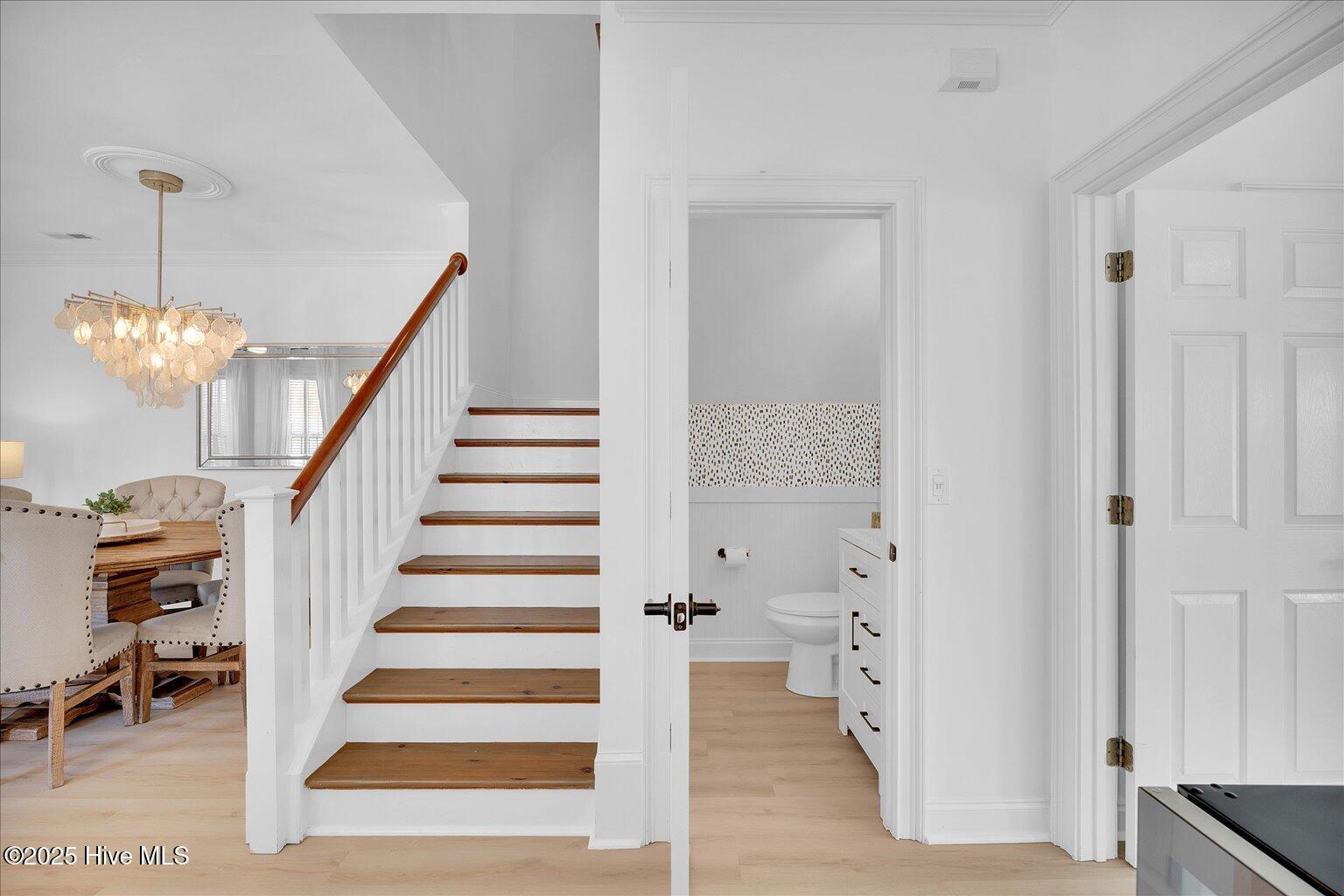 100545329 | Photo 27