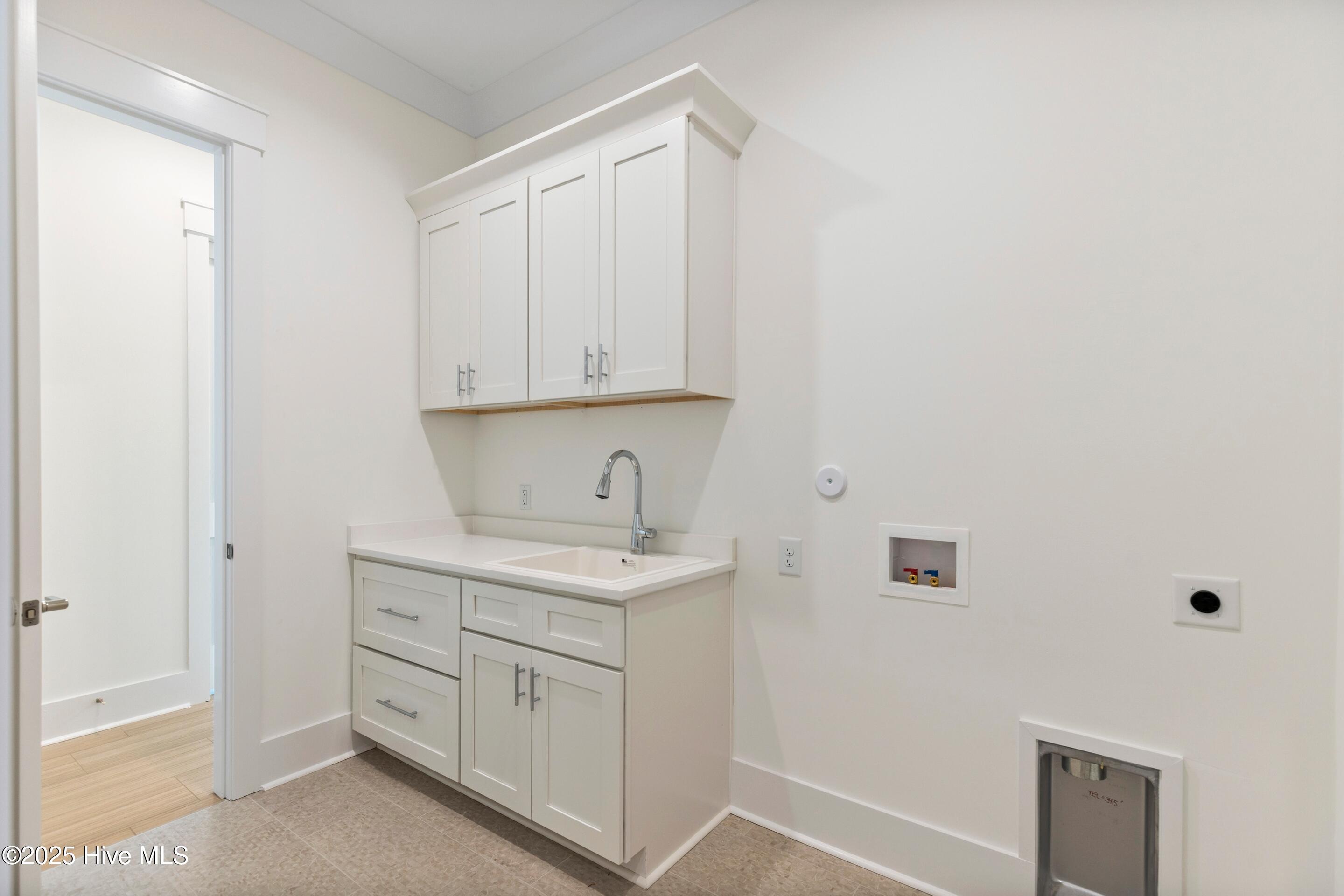 100542273 | Photo 36