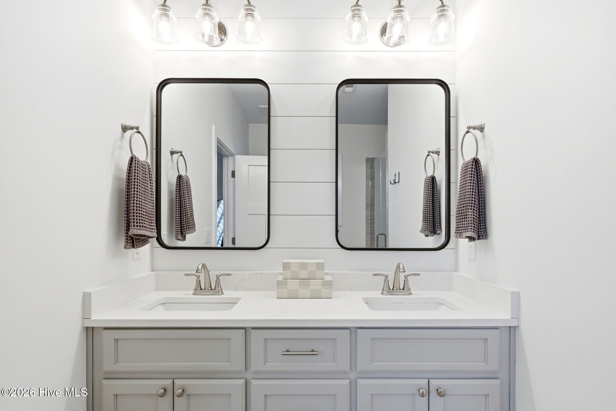 100561485 | Photo 20