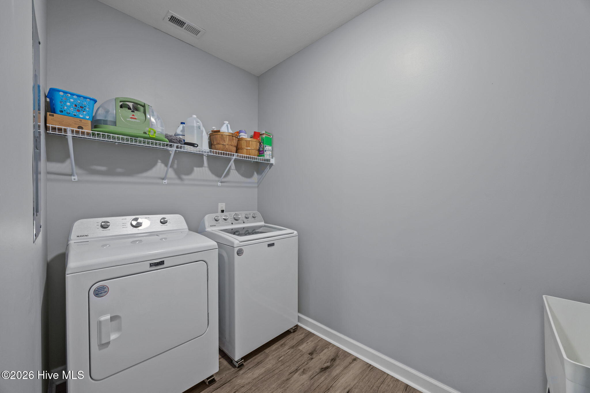 100557380 | Photo 15