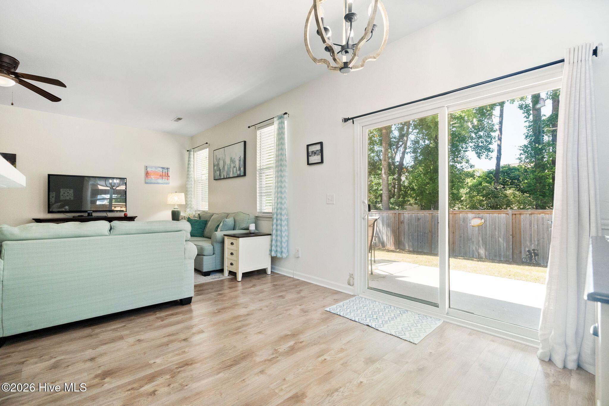 100570513 | Photo 16