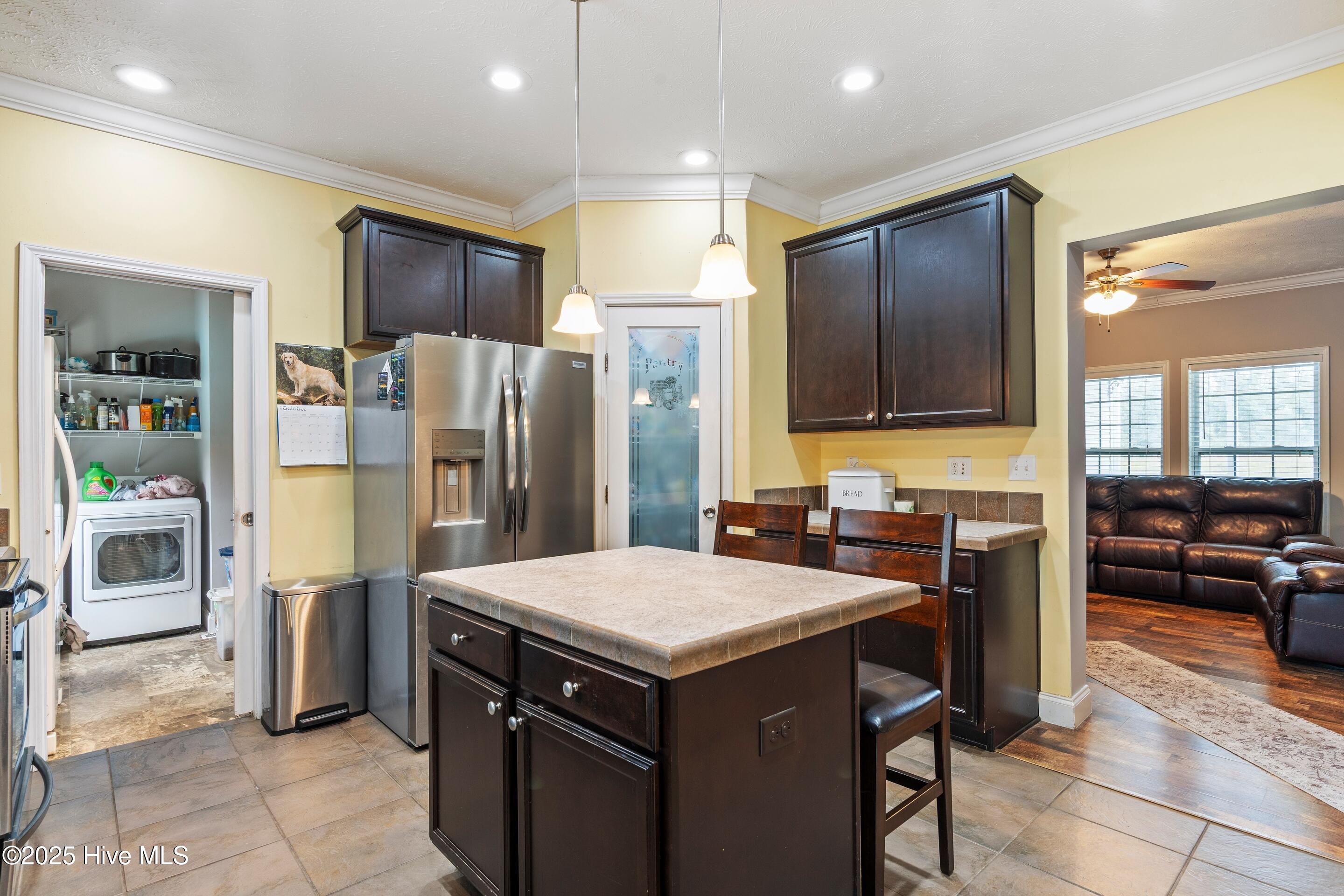 100537388 | Photo 31