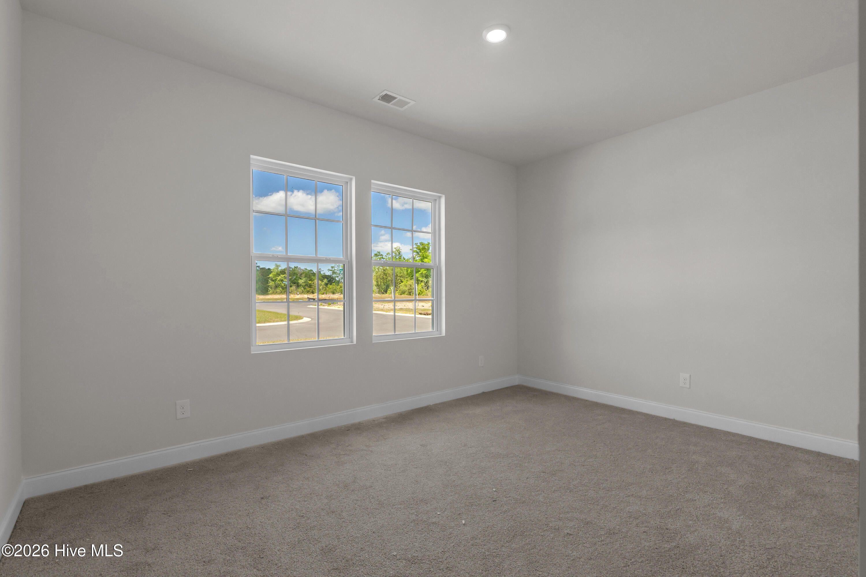 100554744 | Photo 32