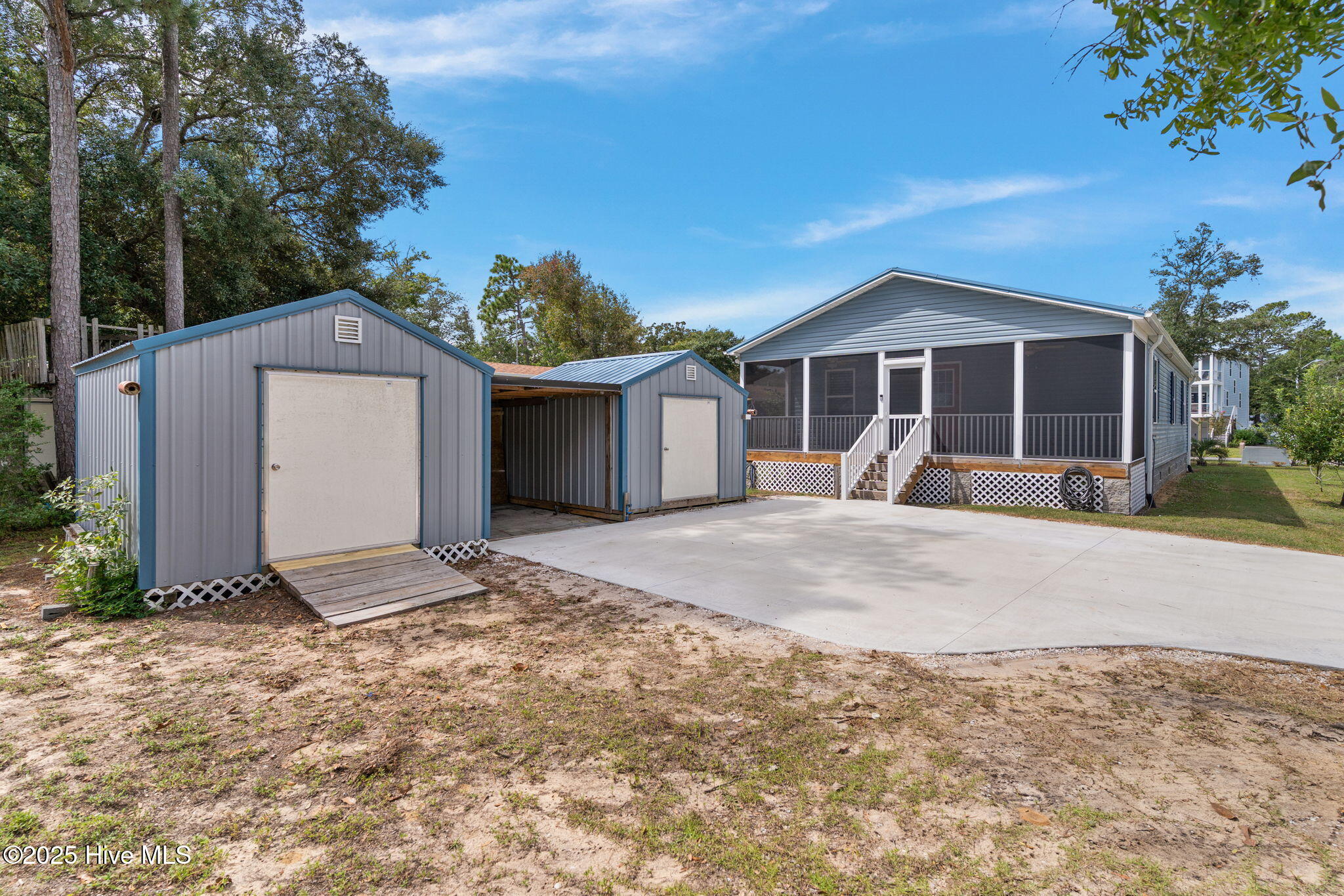 100529995 | Photo 32