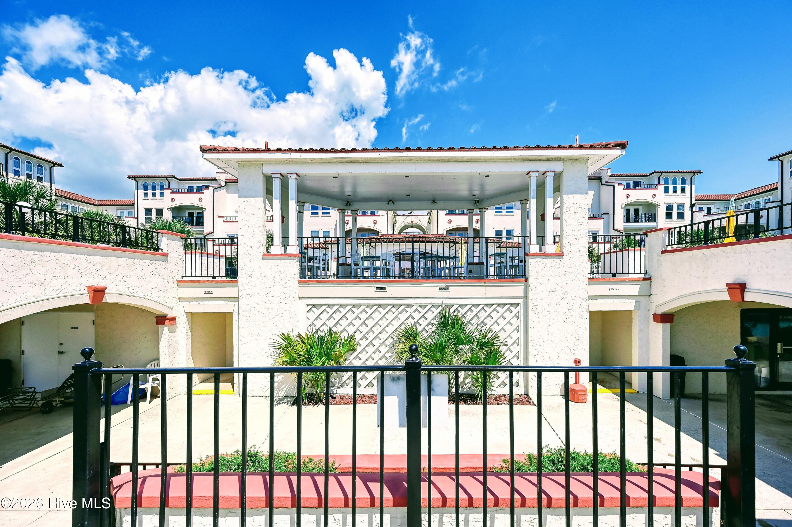 100568256 | Photo 18