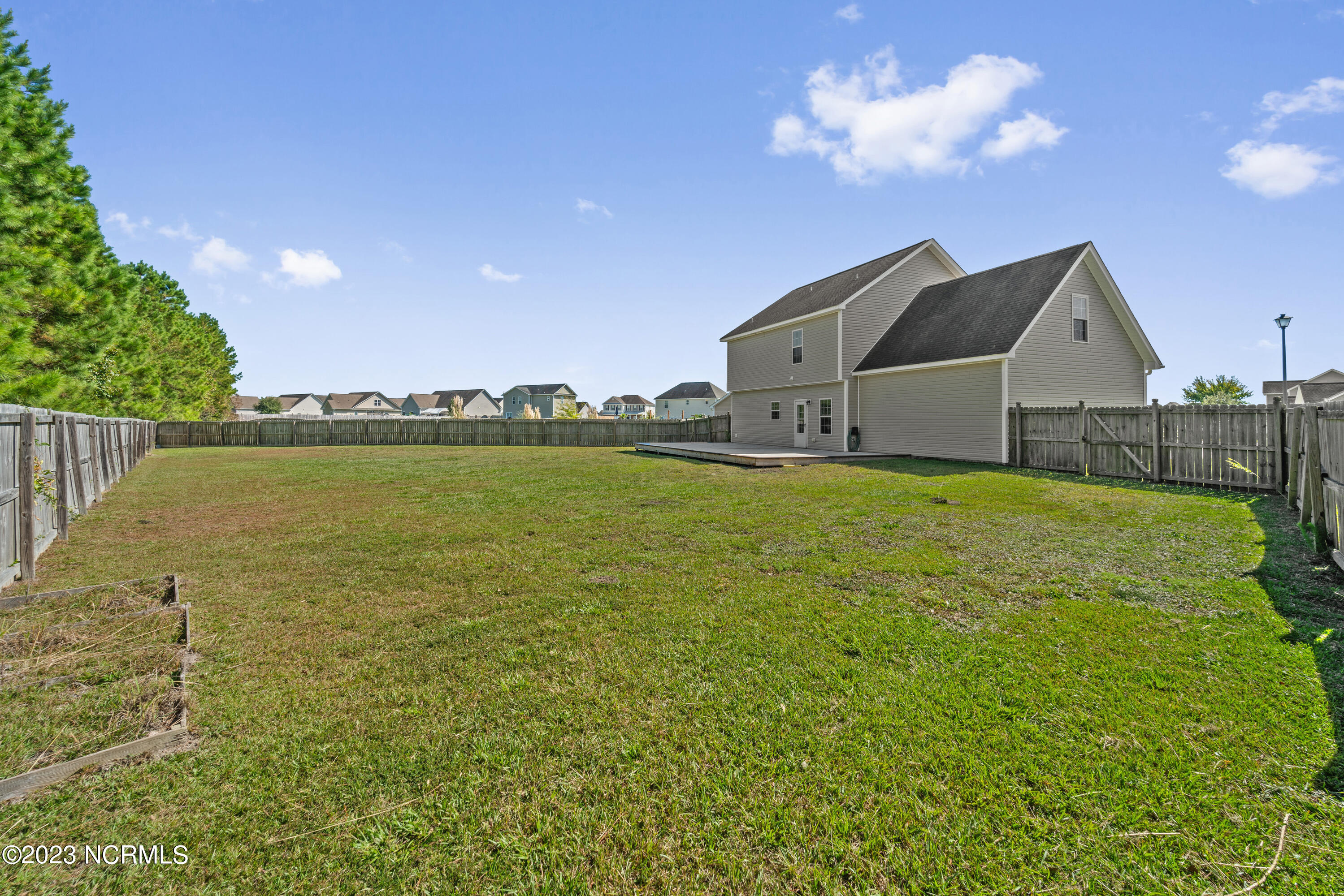 100570623 | Photo 27