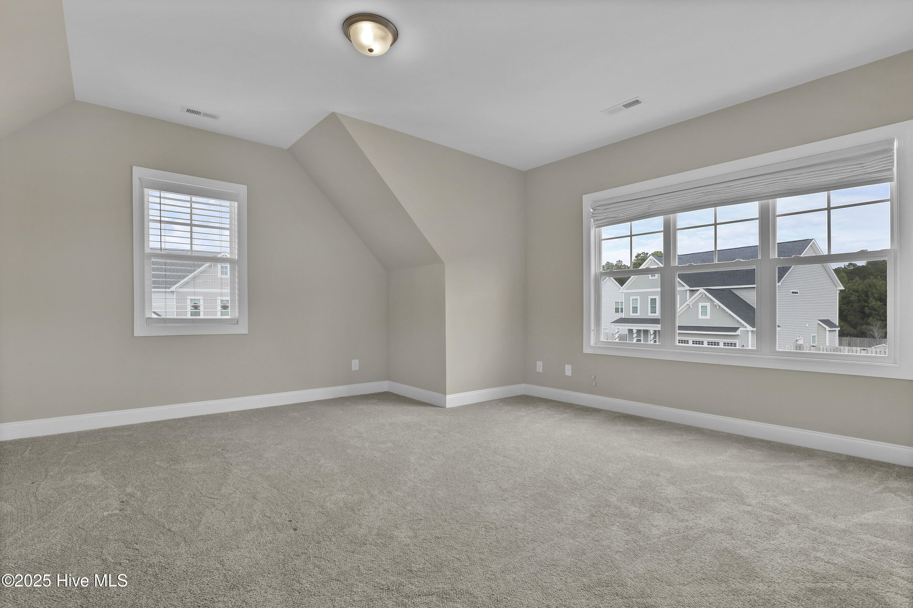 100545755 | Photo 29