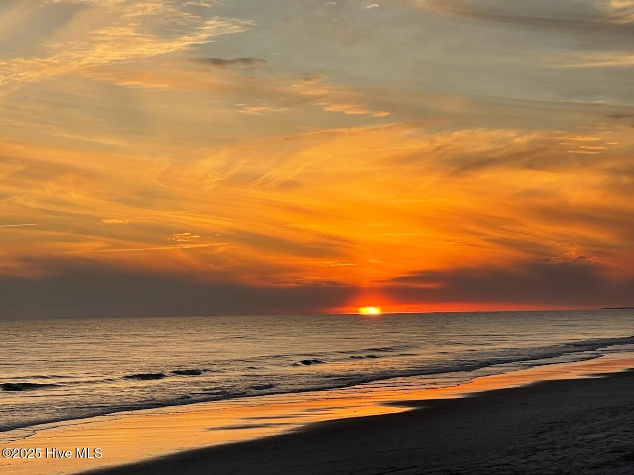 100533940 | Photo 83