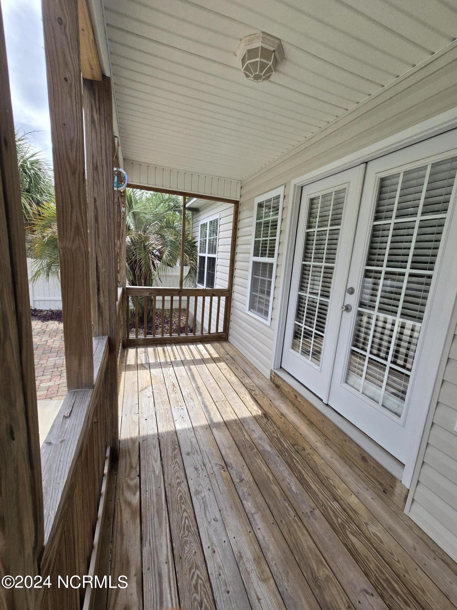 100465743 | Photo 70