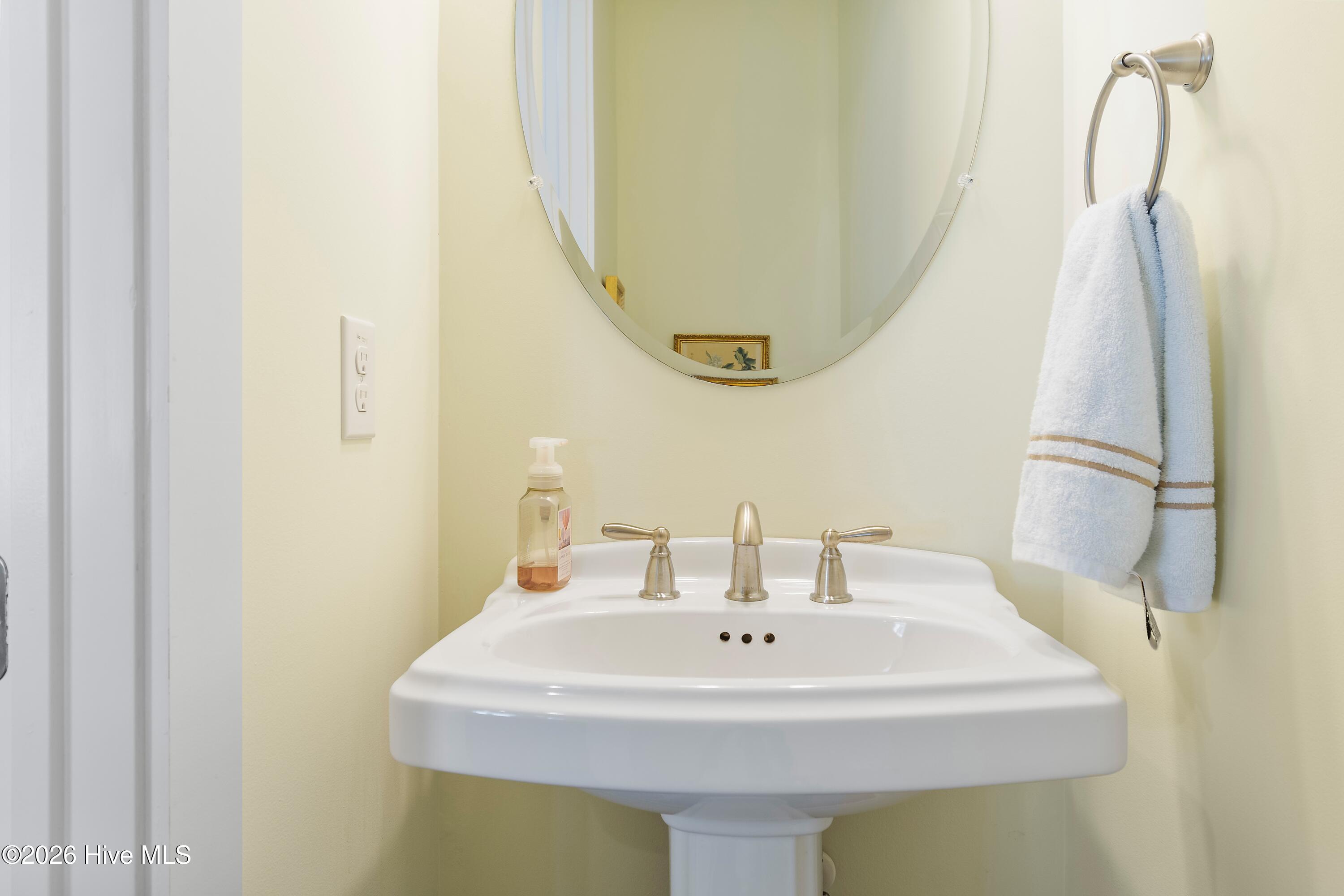 100561295 | Photo 23