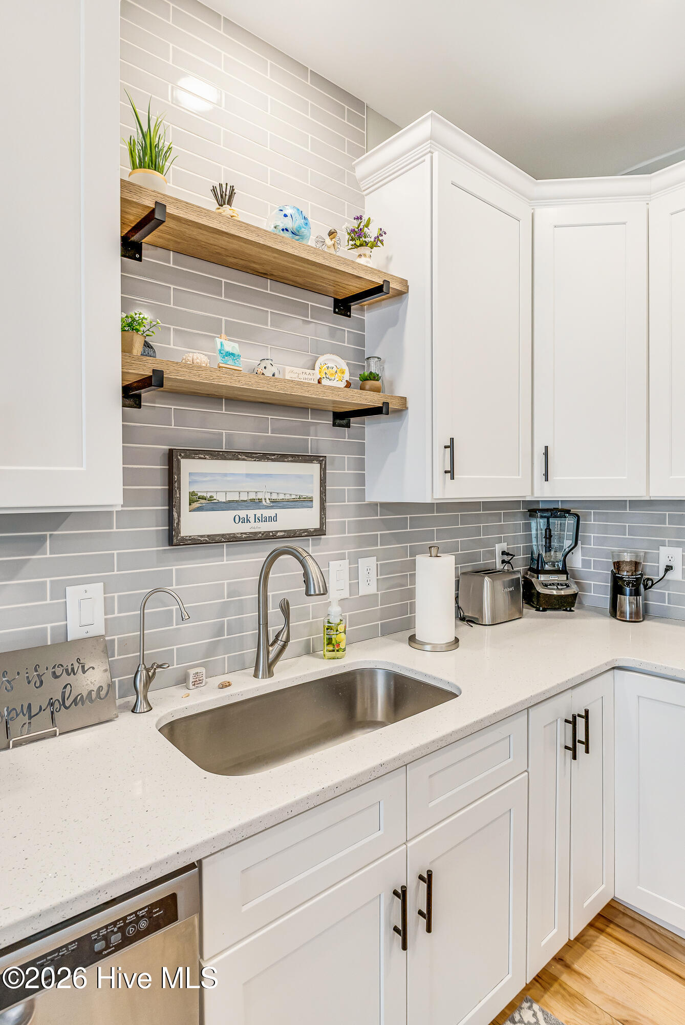 100555822 | Photo 15