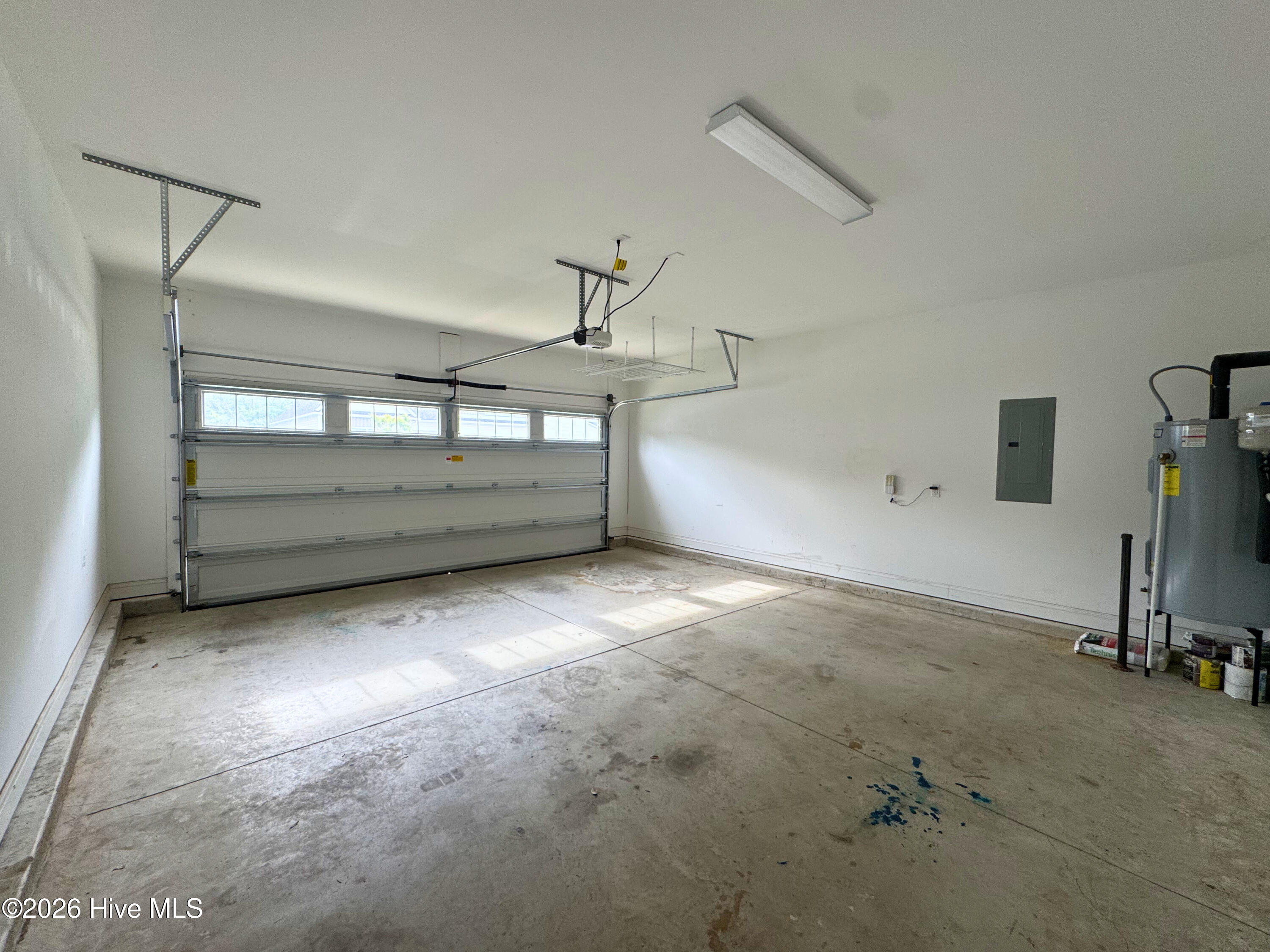 100566006 | Photo 28