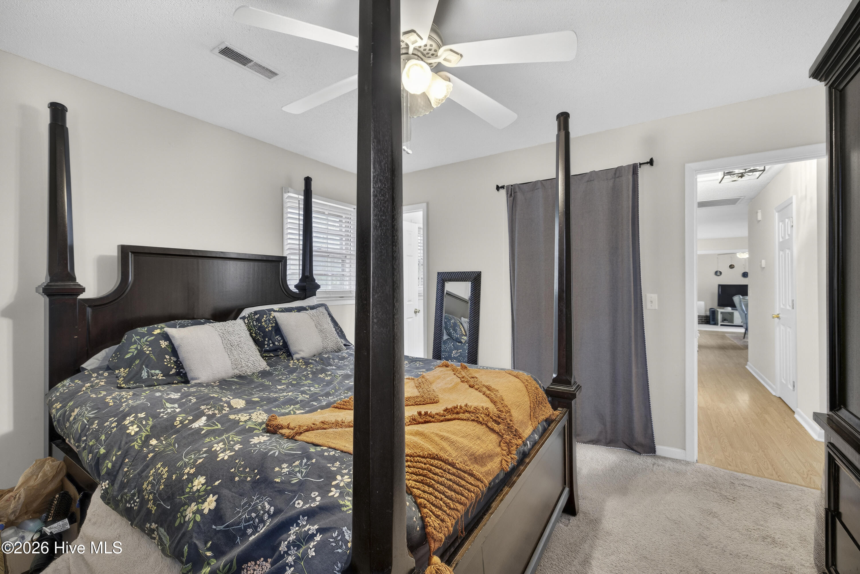 100555810 | Photo 16