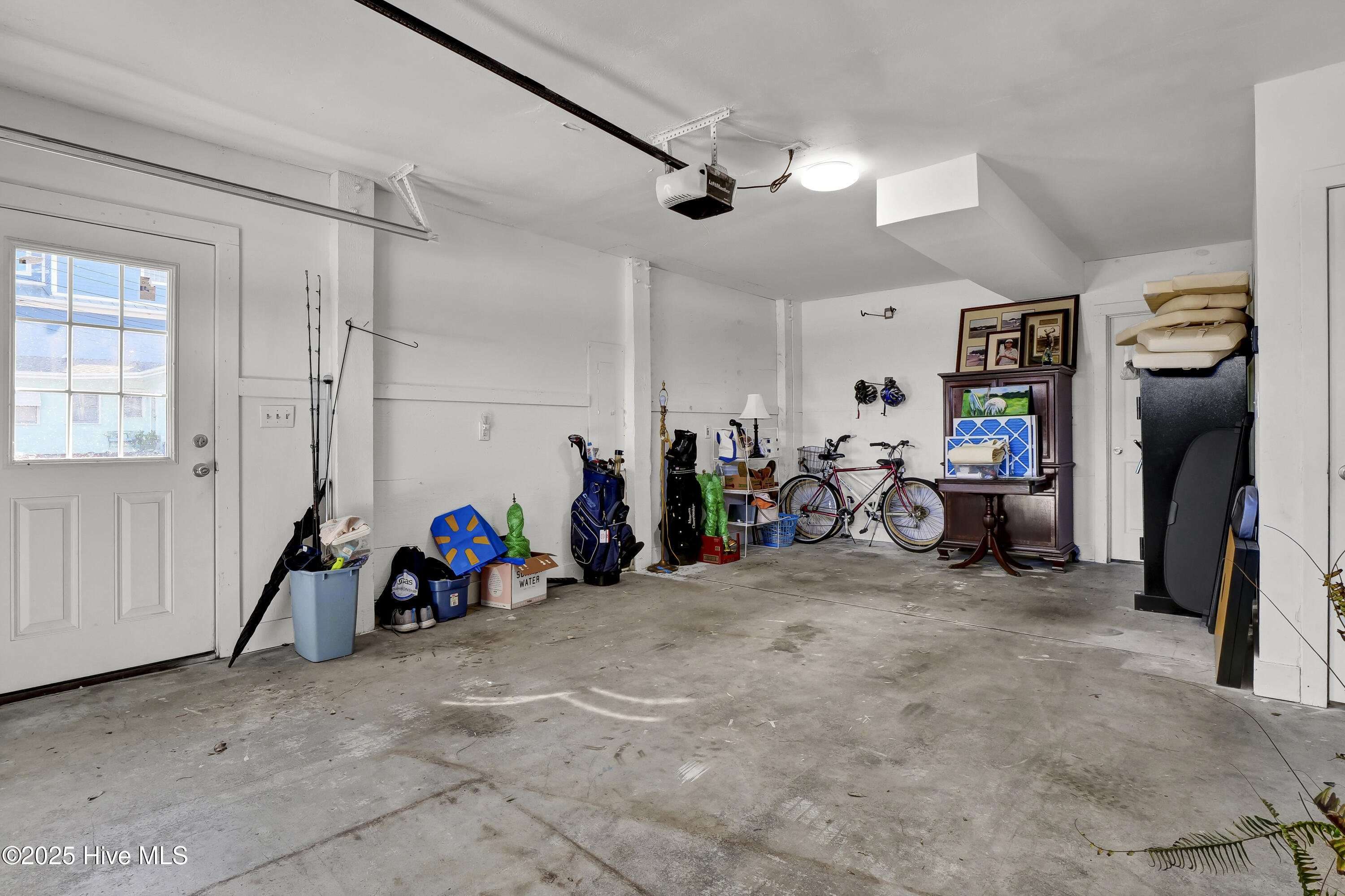 100469434 | Photo 41