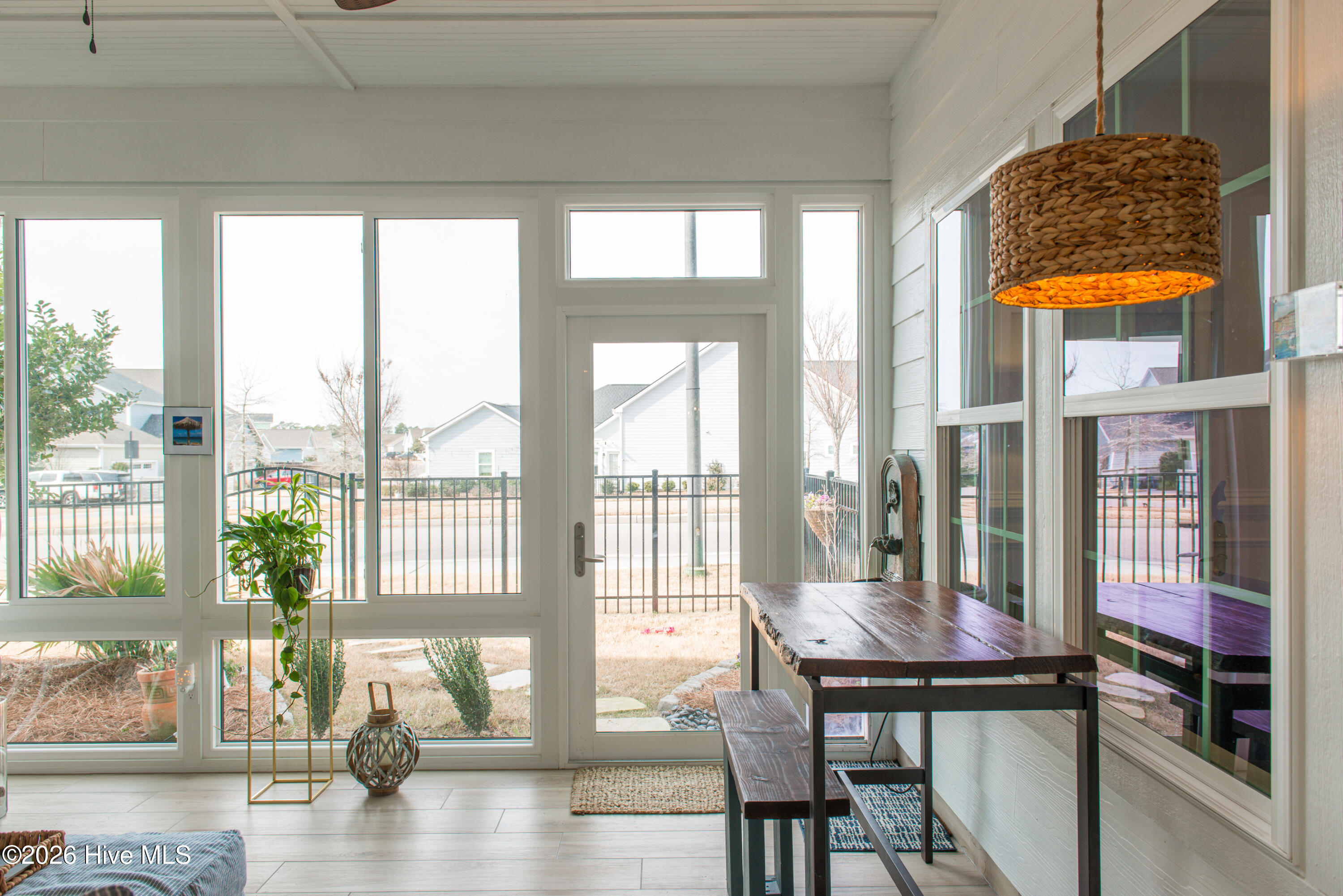 100553432 | Photo 50