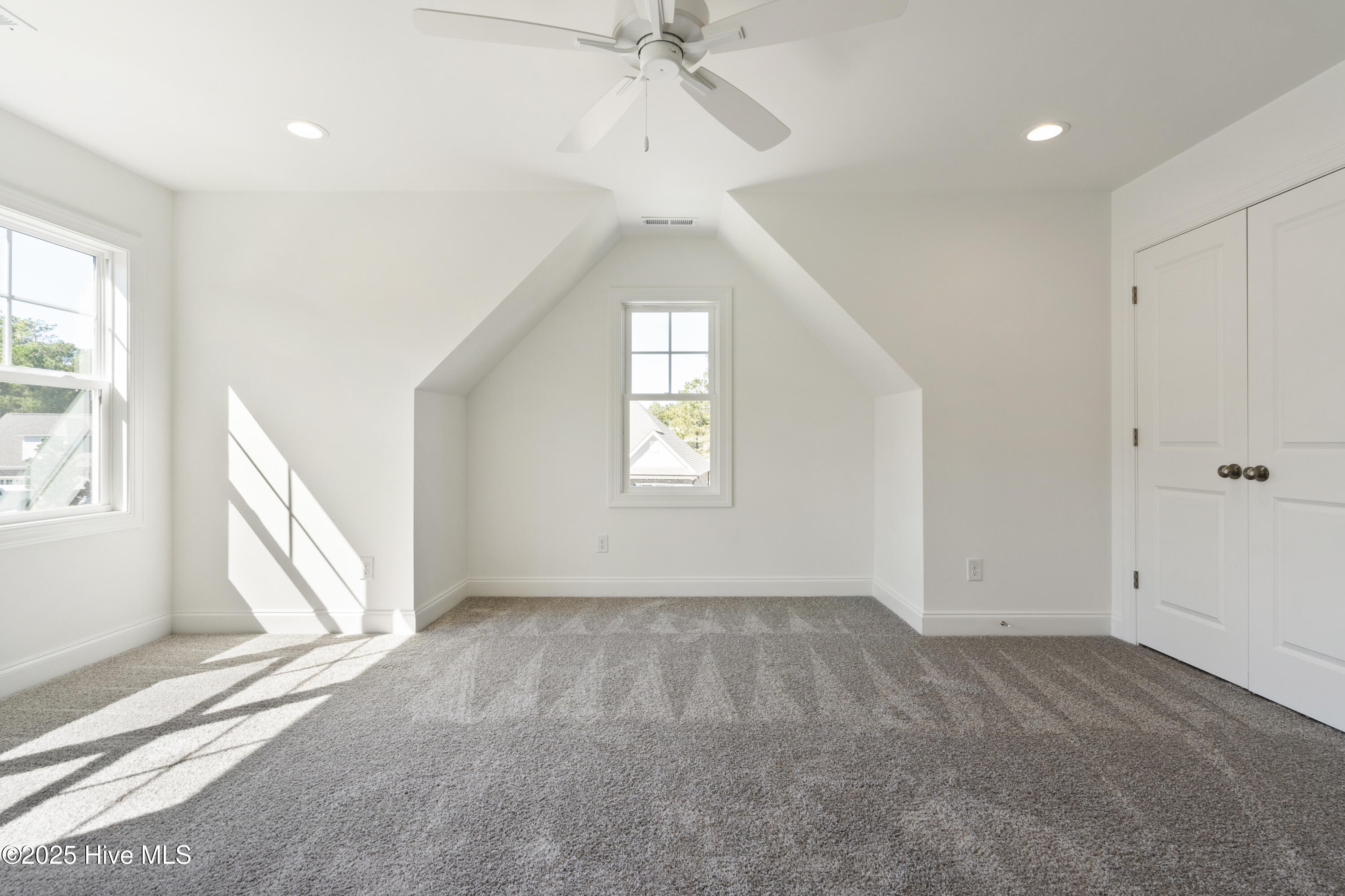 100517752 | Photo 35