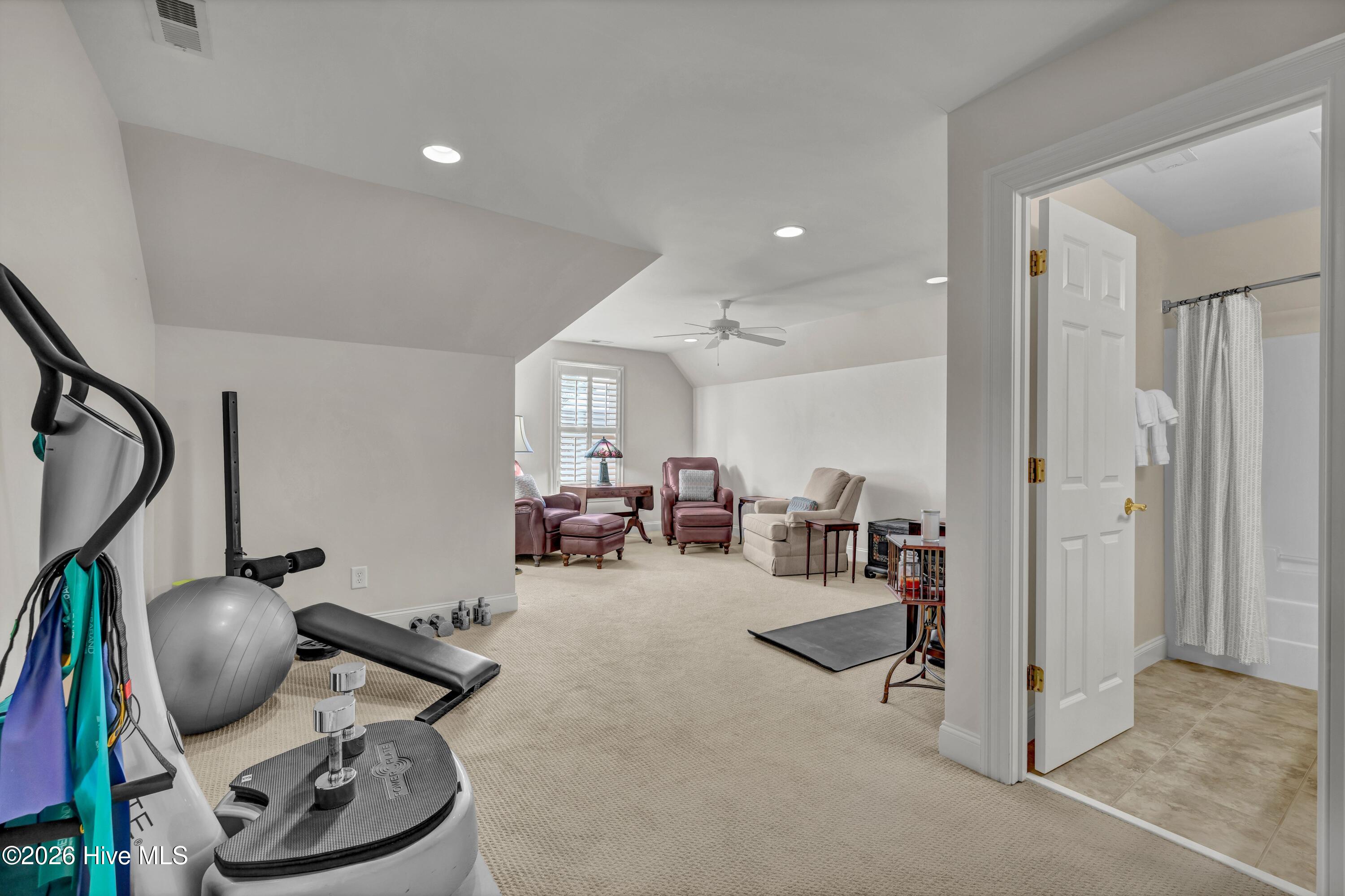 100554870 | Photo 24