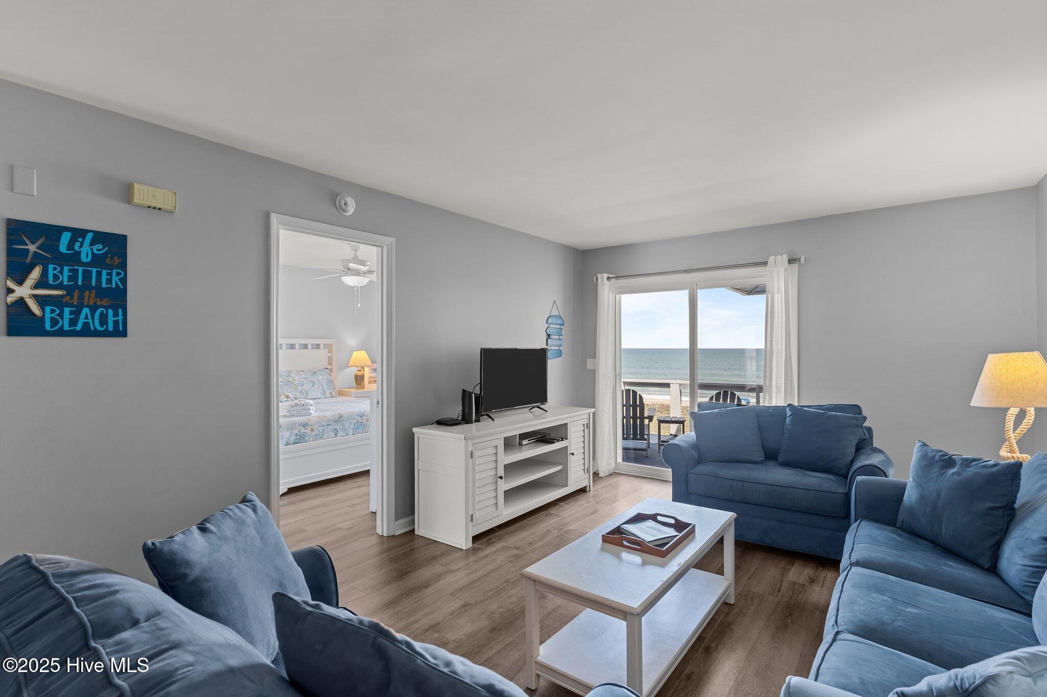 608 Carolina Beach Avenue N 3c, Carolina Beach, NC 28428 – photo 8: 18-web-or-mls-BTS06355
