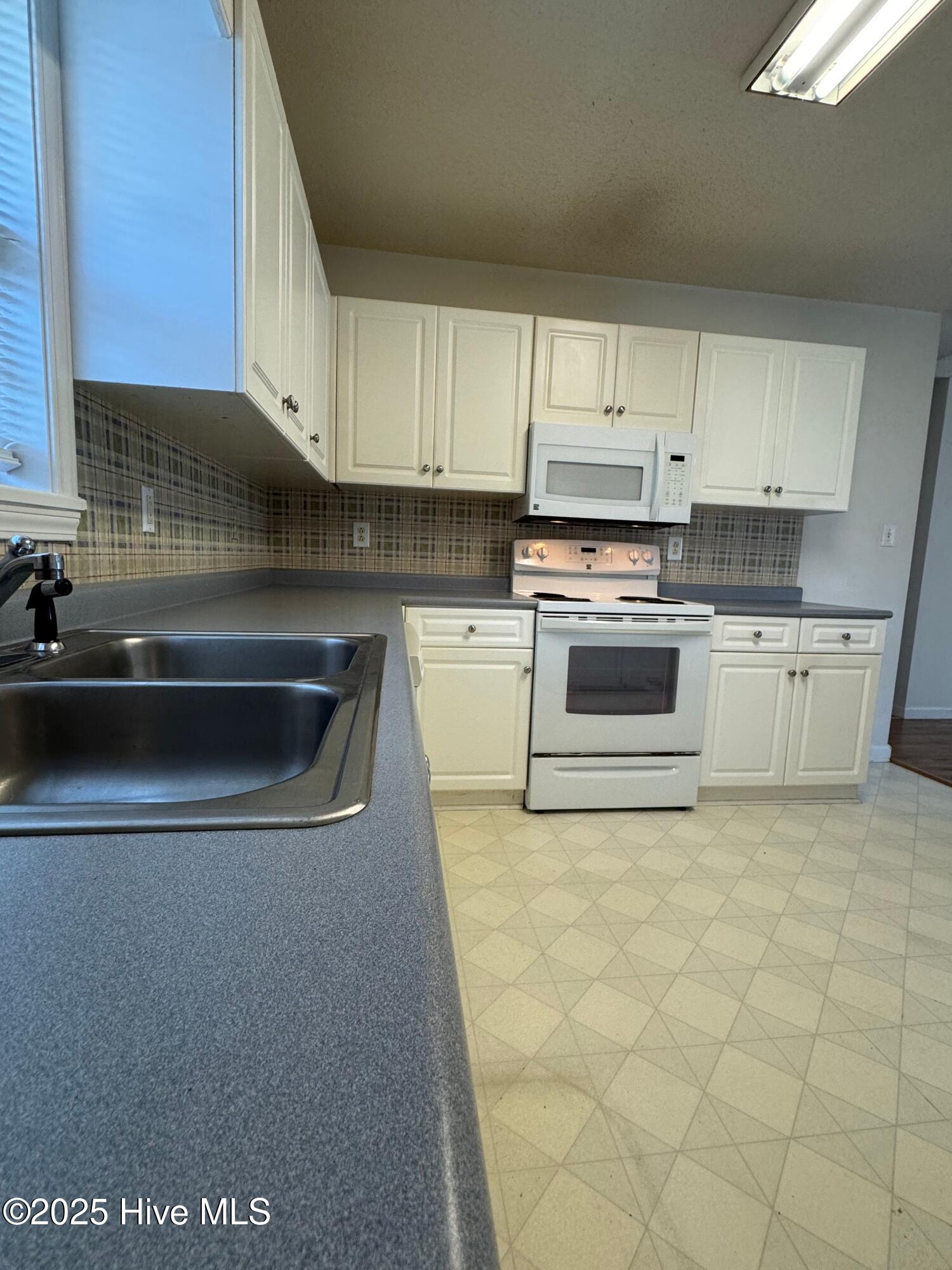 100539298 | Photo 13