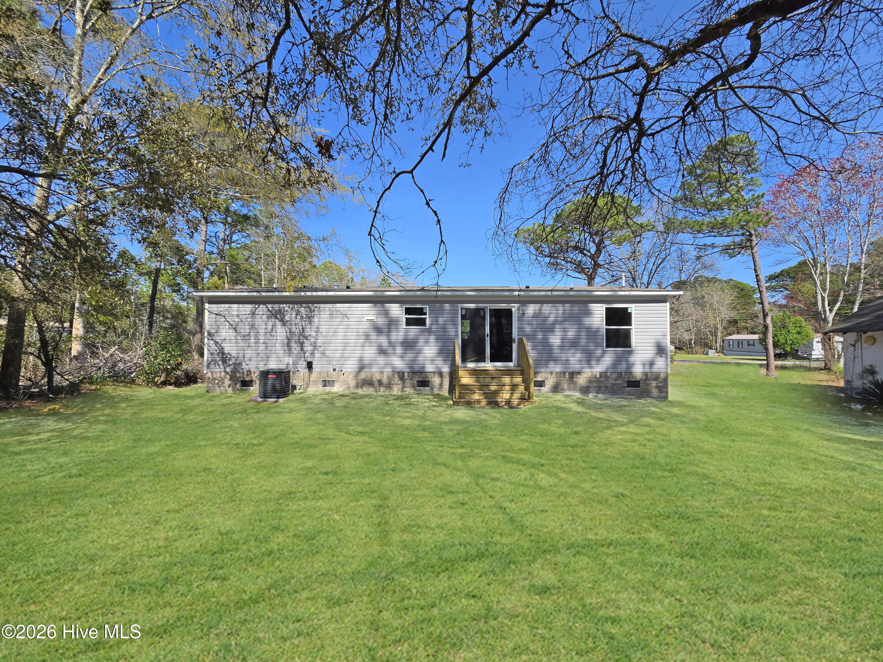 100563210 | Photo 29