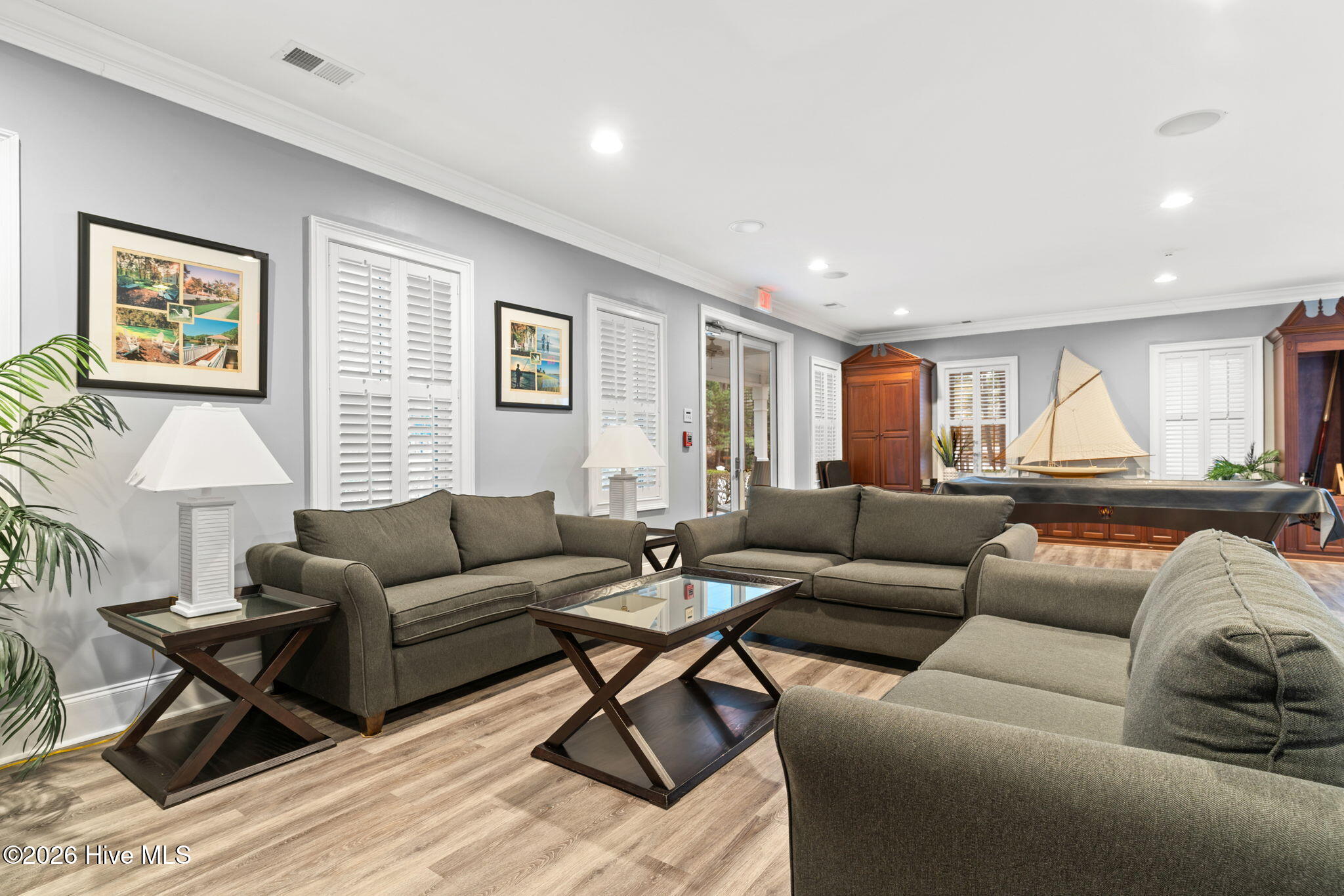 100553997 | Photo 57