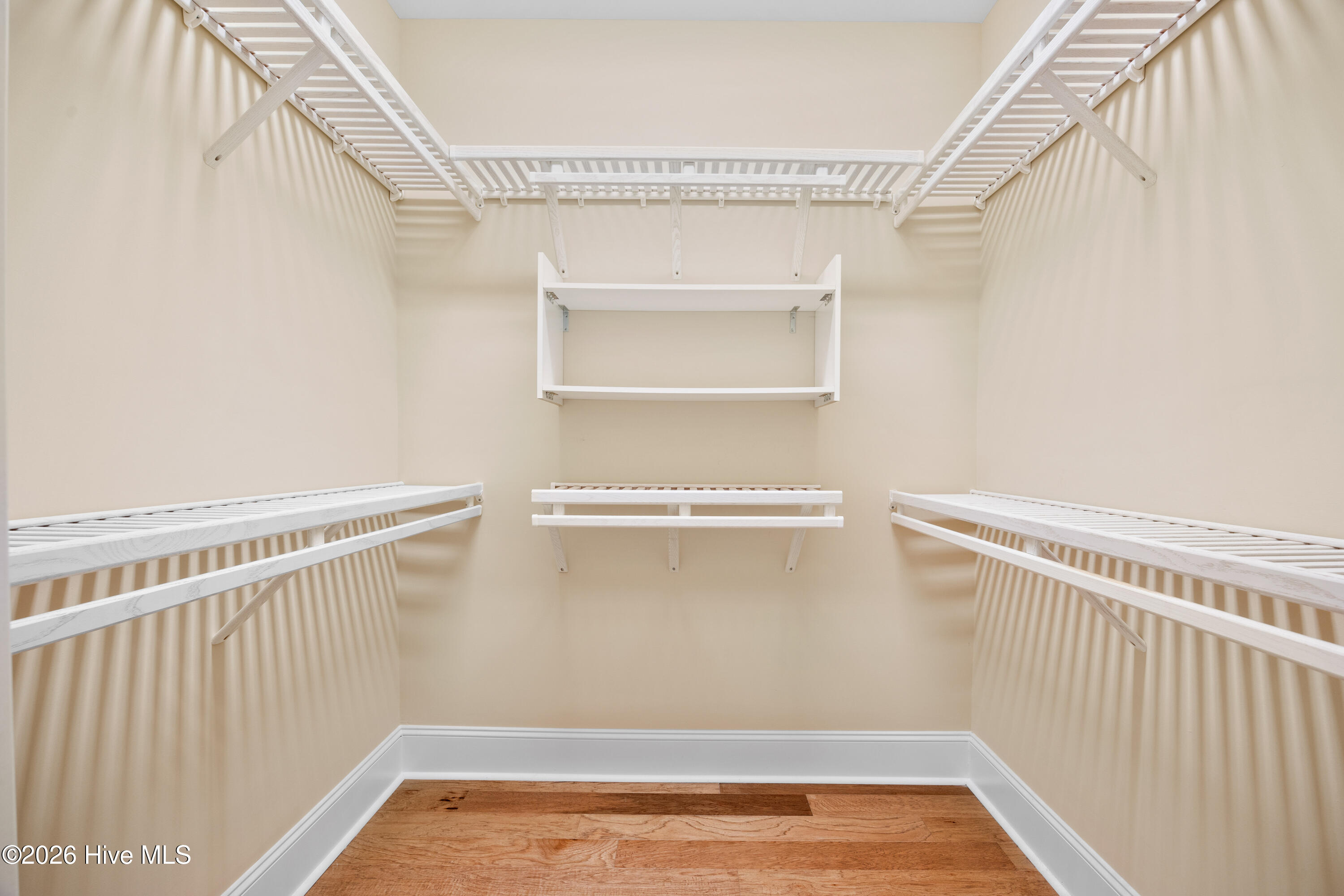 100550520 | Photo 20