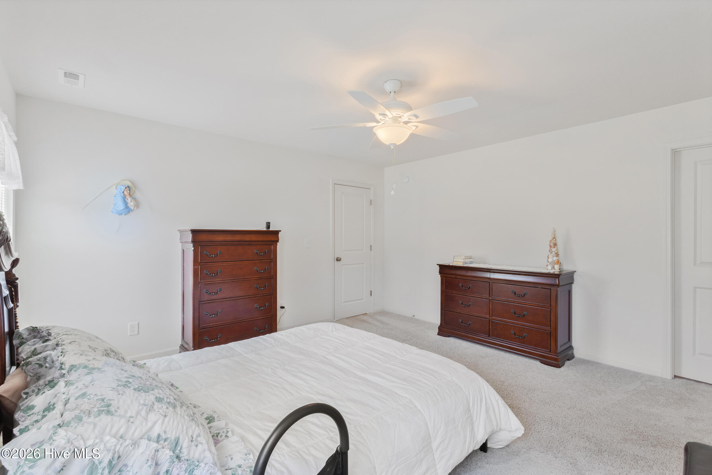 100549319 | Photo 30