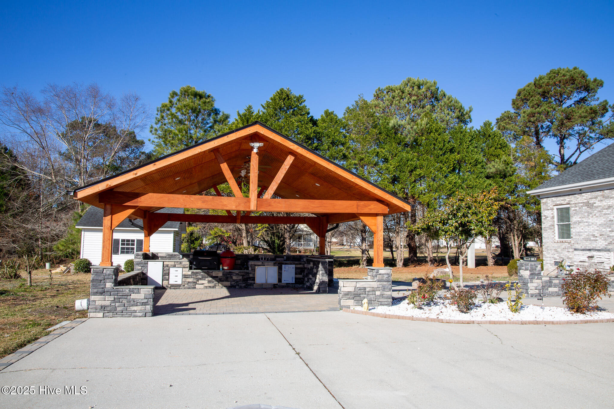 100546342 | Photo 38