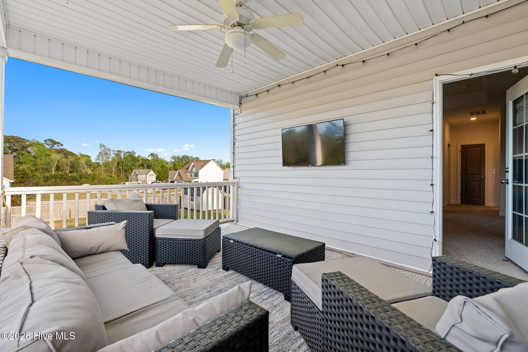 100564954 | Photo 43