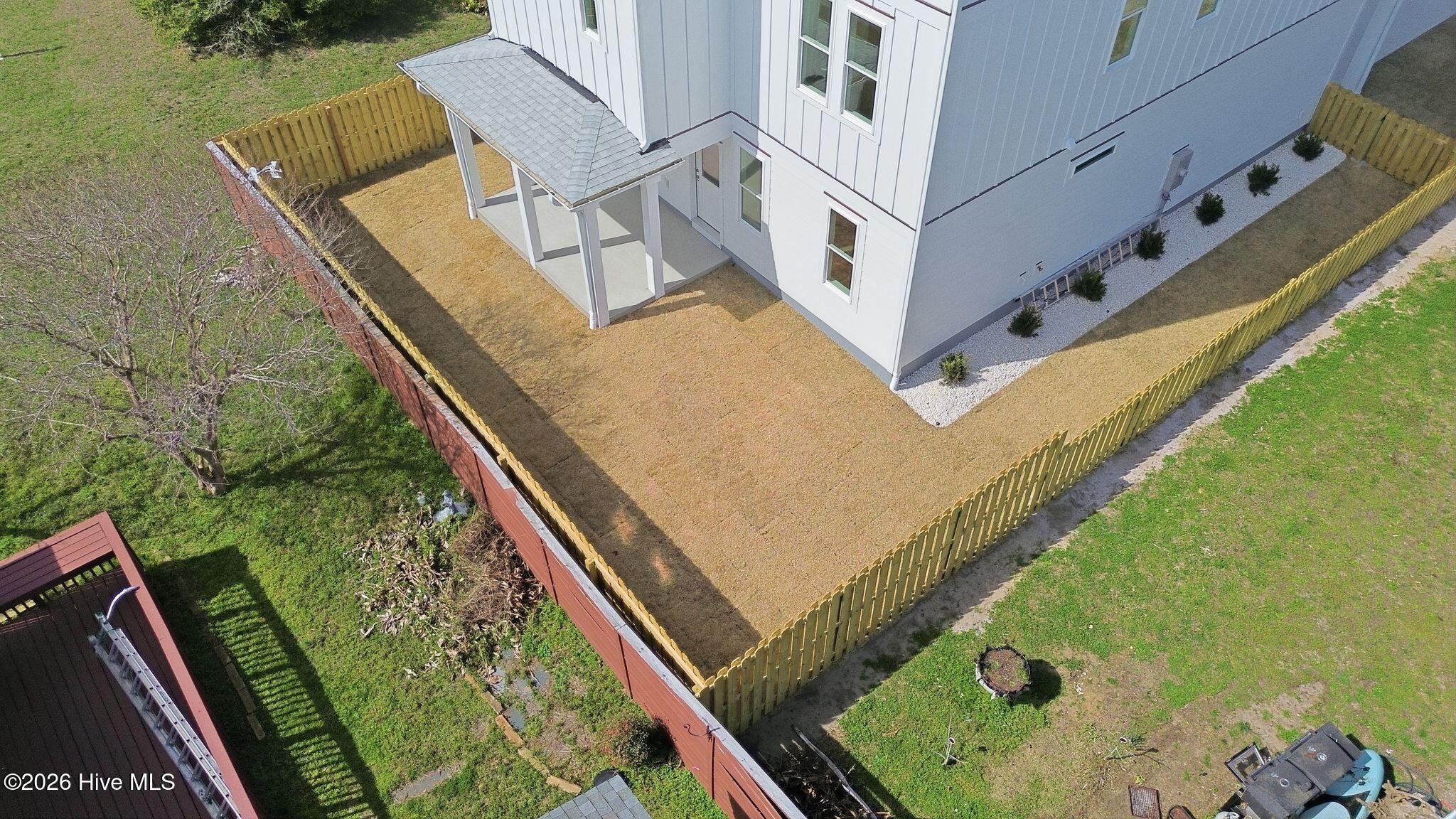 100558491 | Photo 76