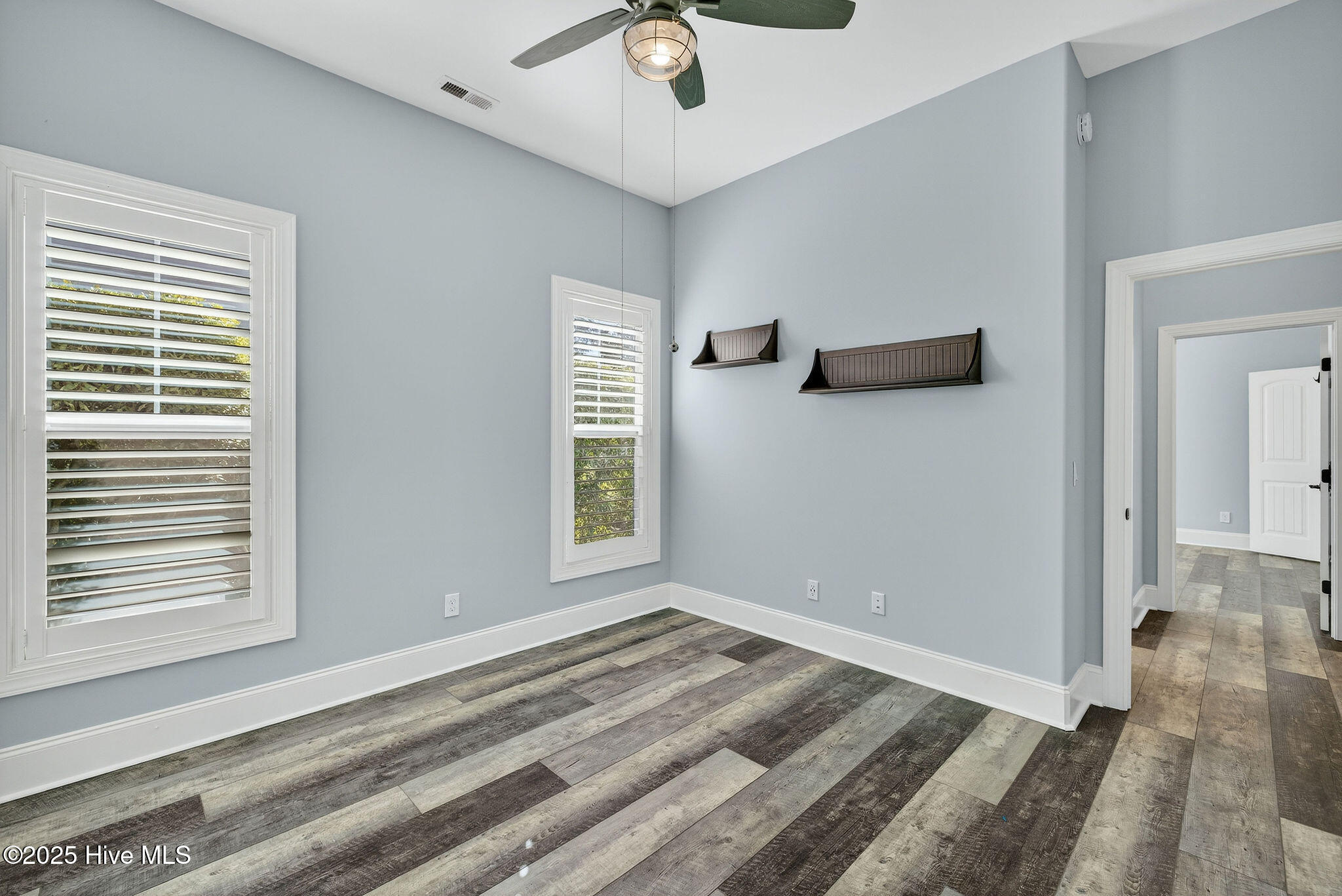 100559766 | Photo 55