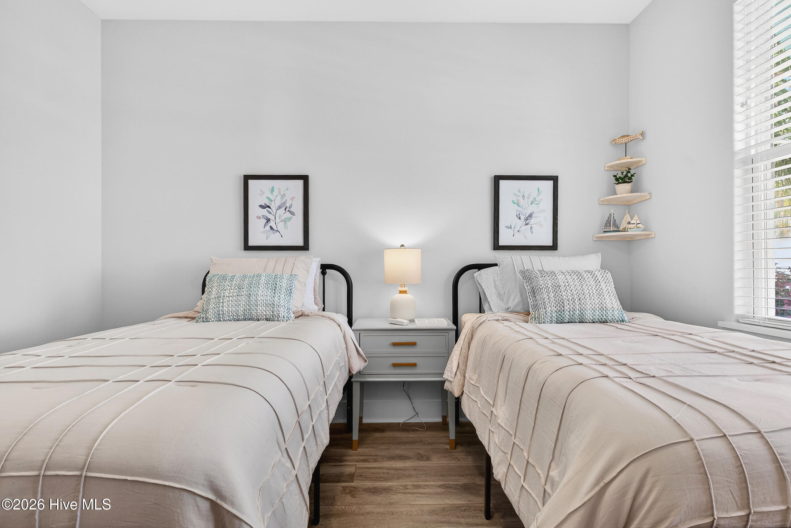 100559730 | Photo 38