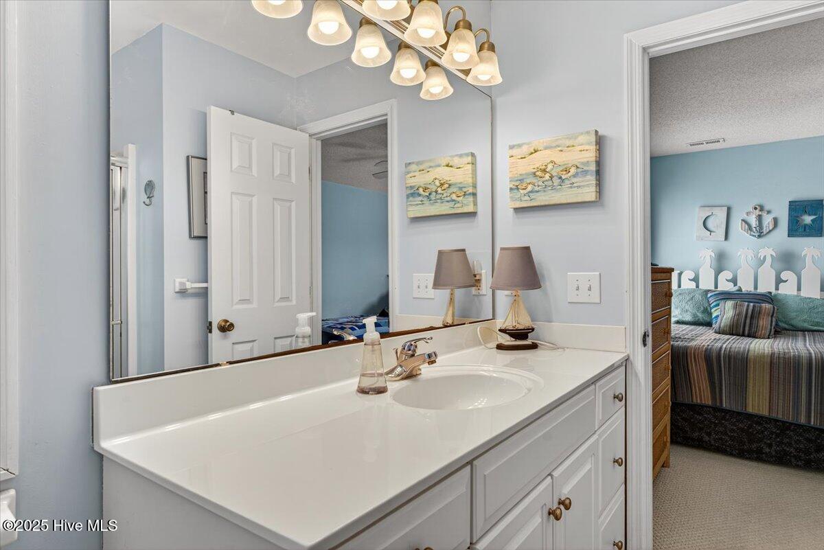 100523553 | Photo 16