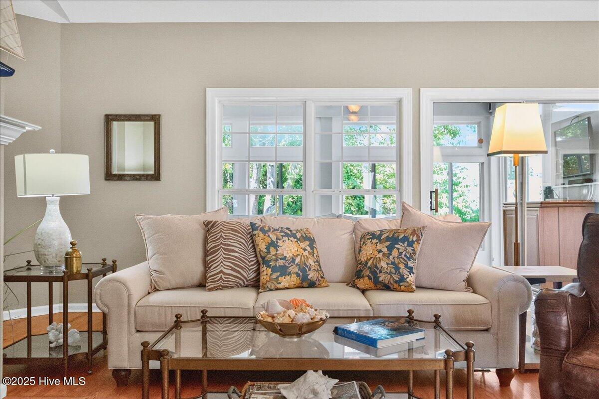 100561885 | Photo 17