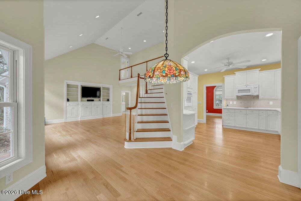 100557041 | Photo 17