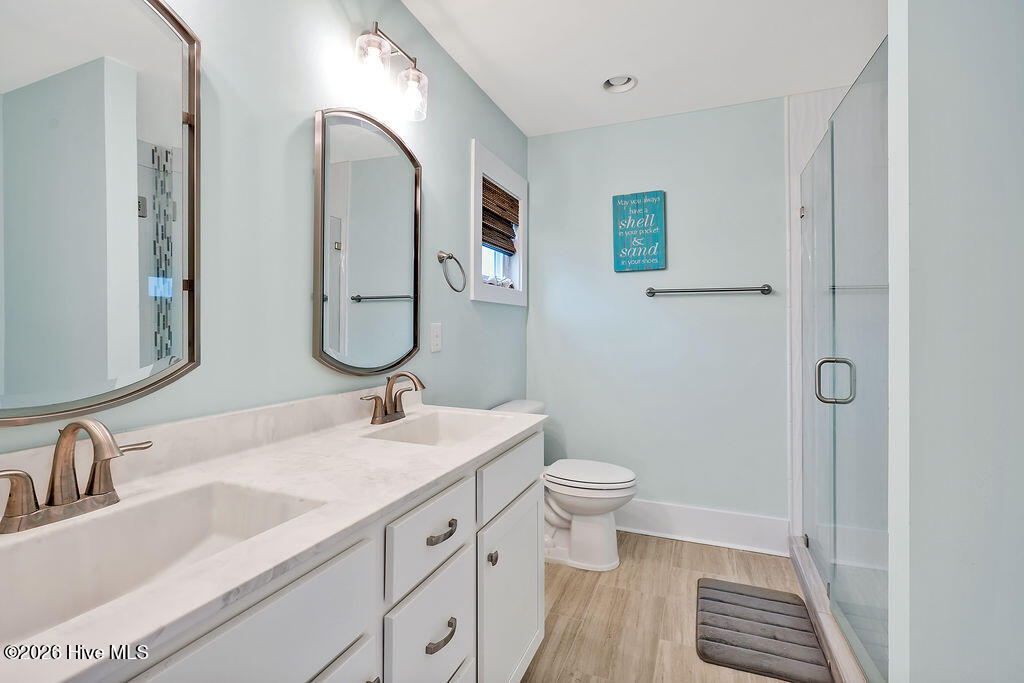 100561001 | Photo 13