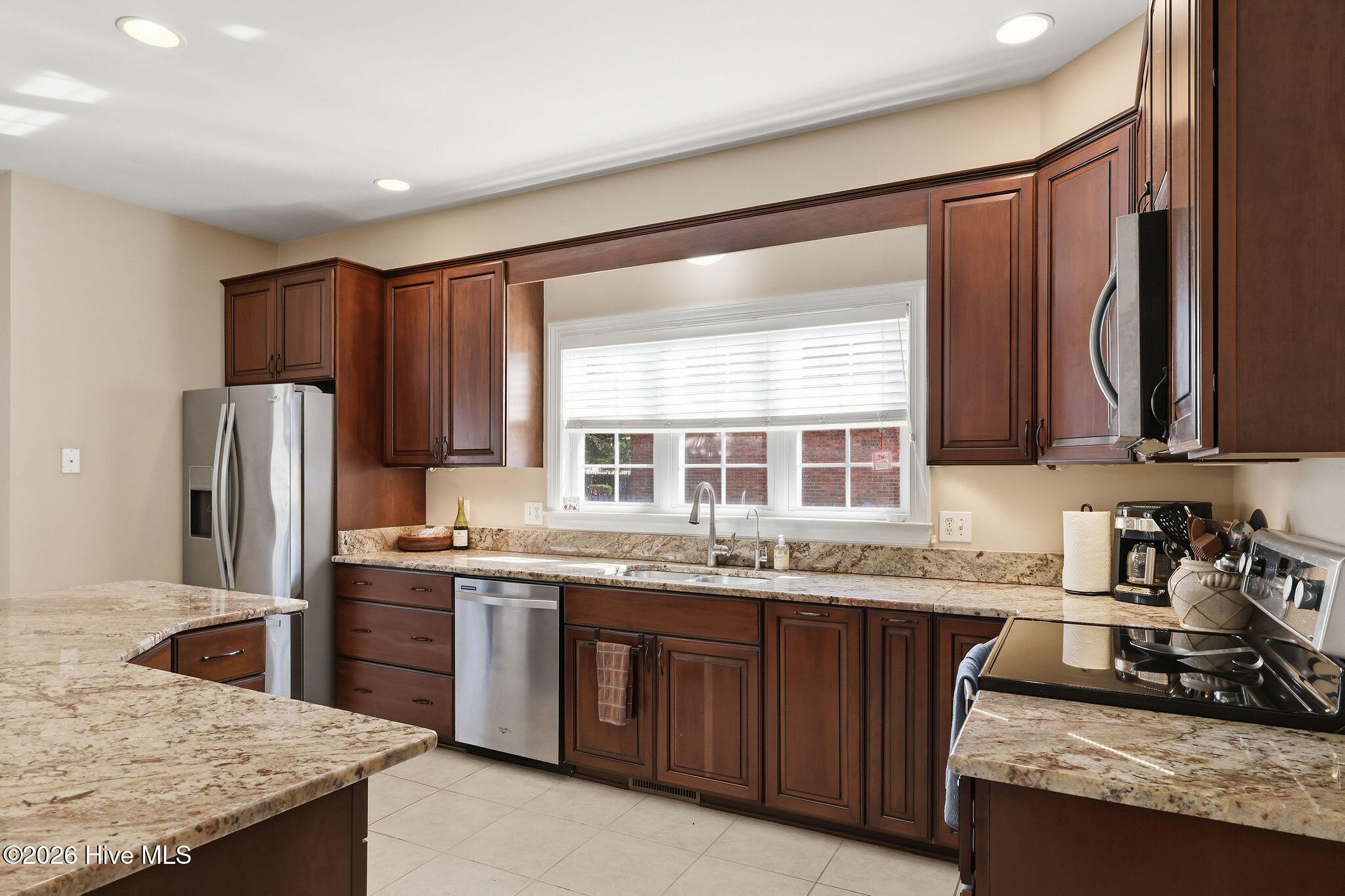 100556784 | Photo 28