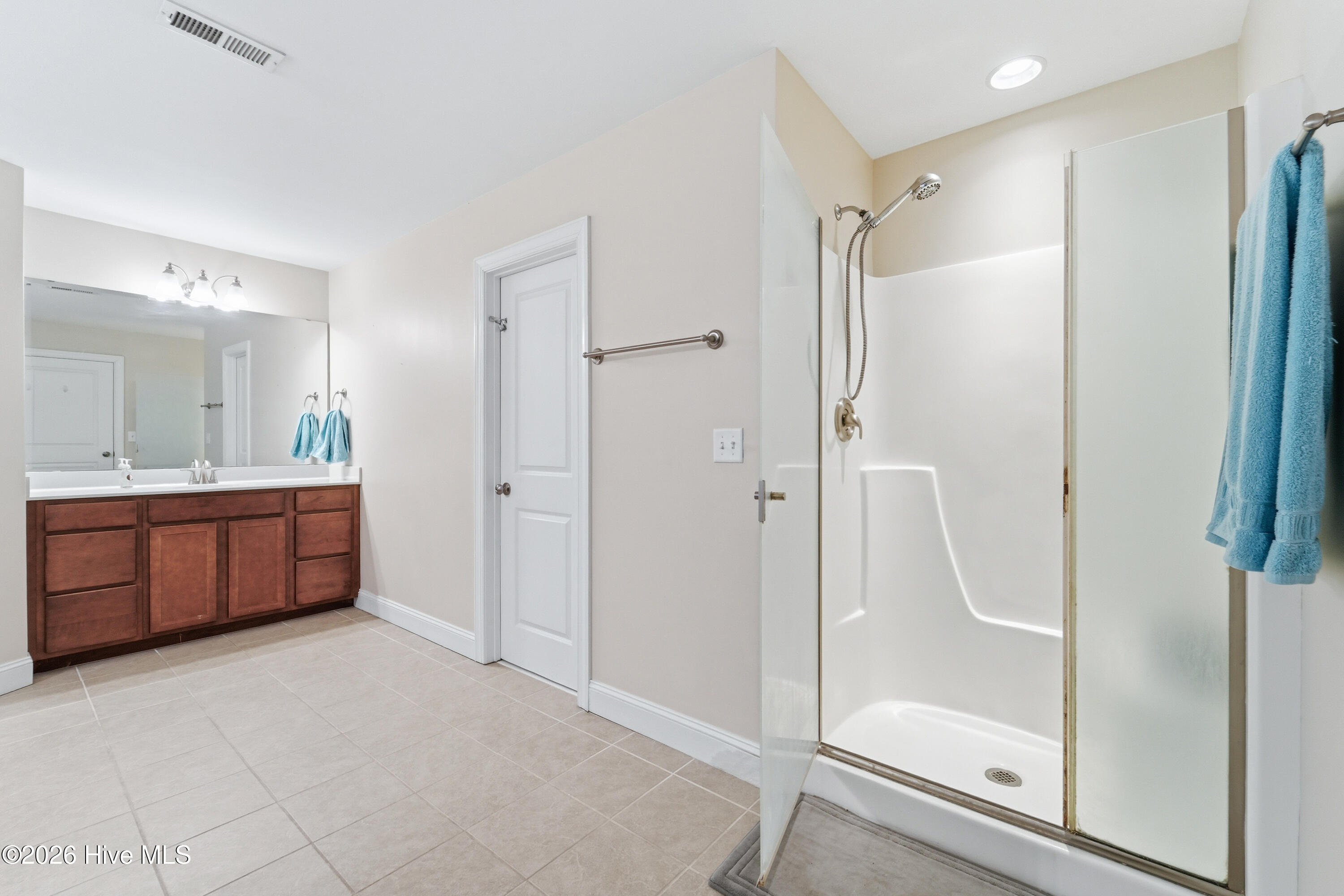 100562965 | Photo 70