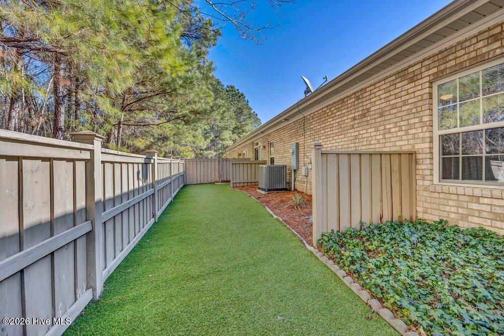 100552170 | Photo 26