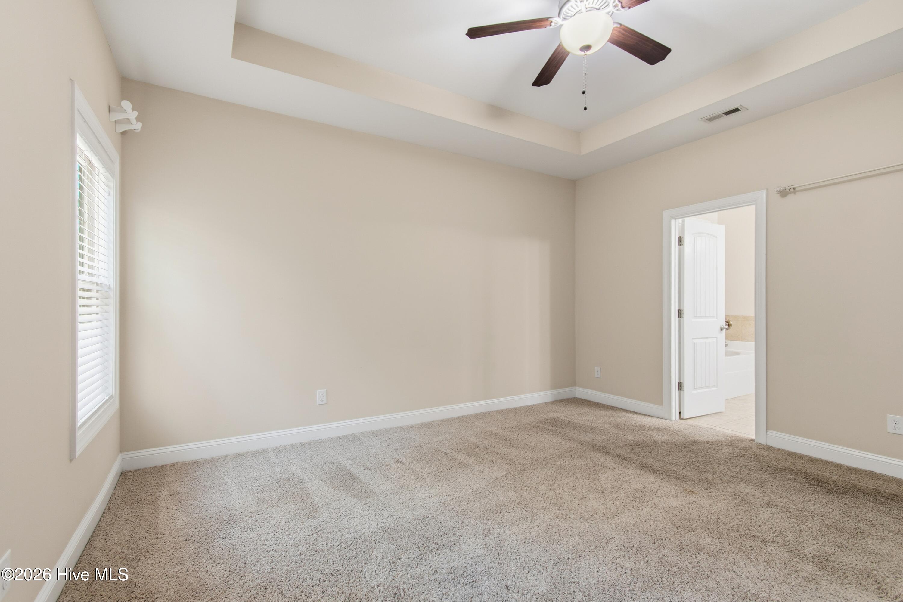 100549174 | Photo 21