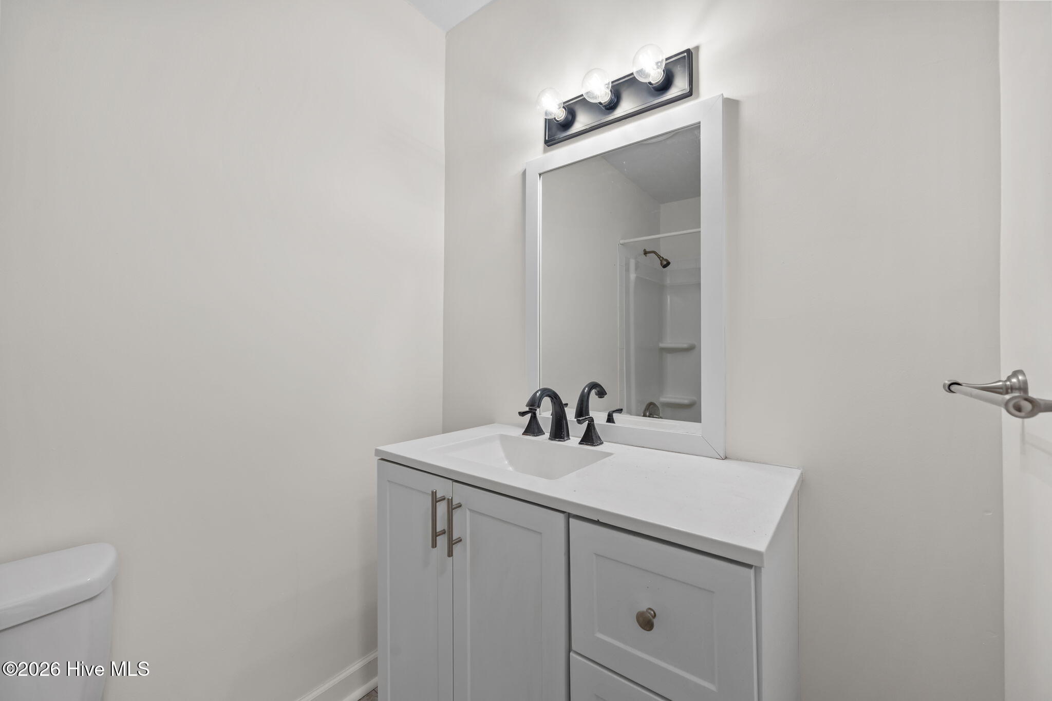 100548800 | Photo 21