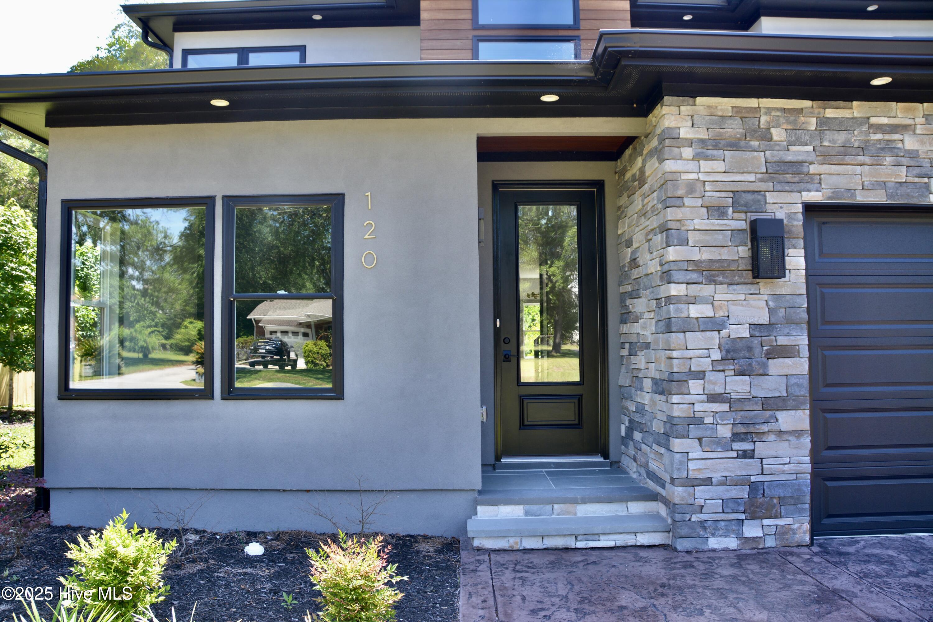 100508502 | Photo 10