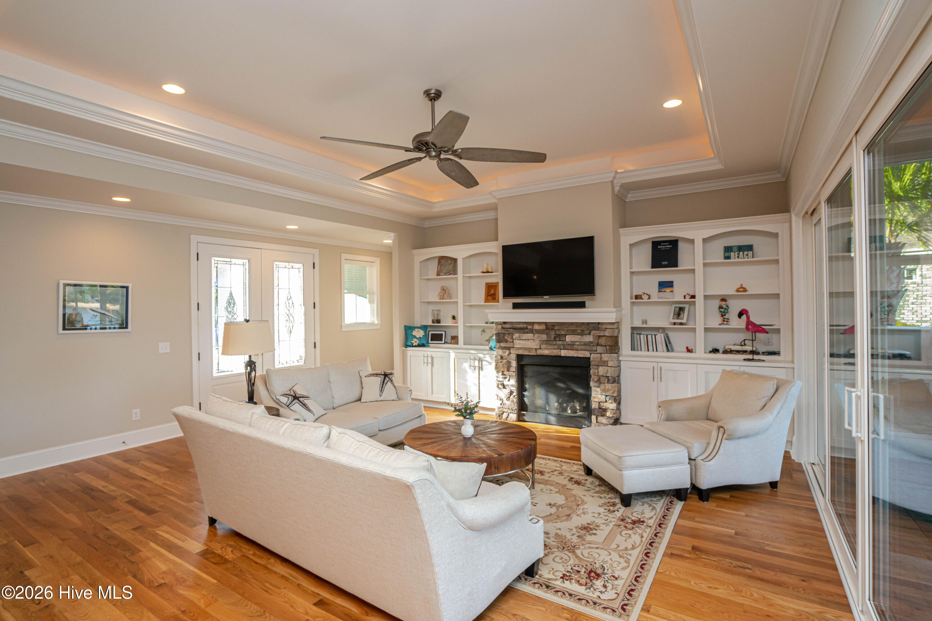 100550389 | Photo 14