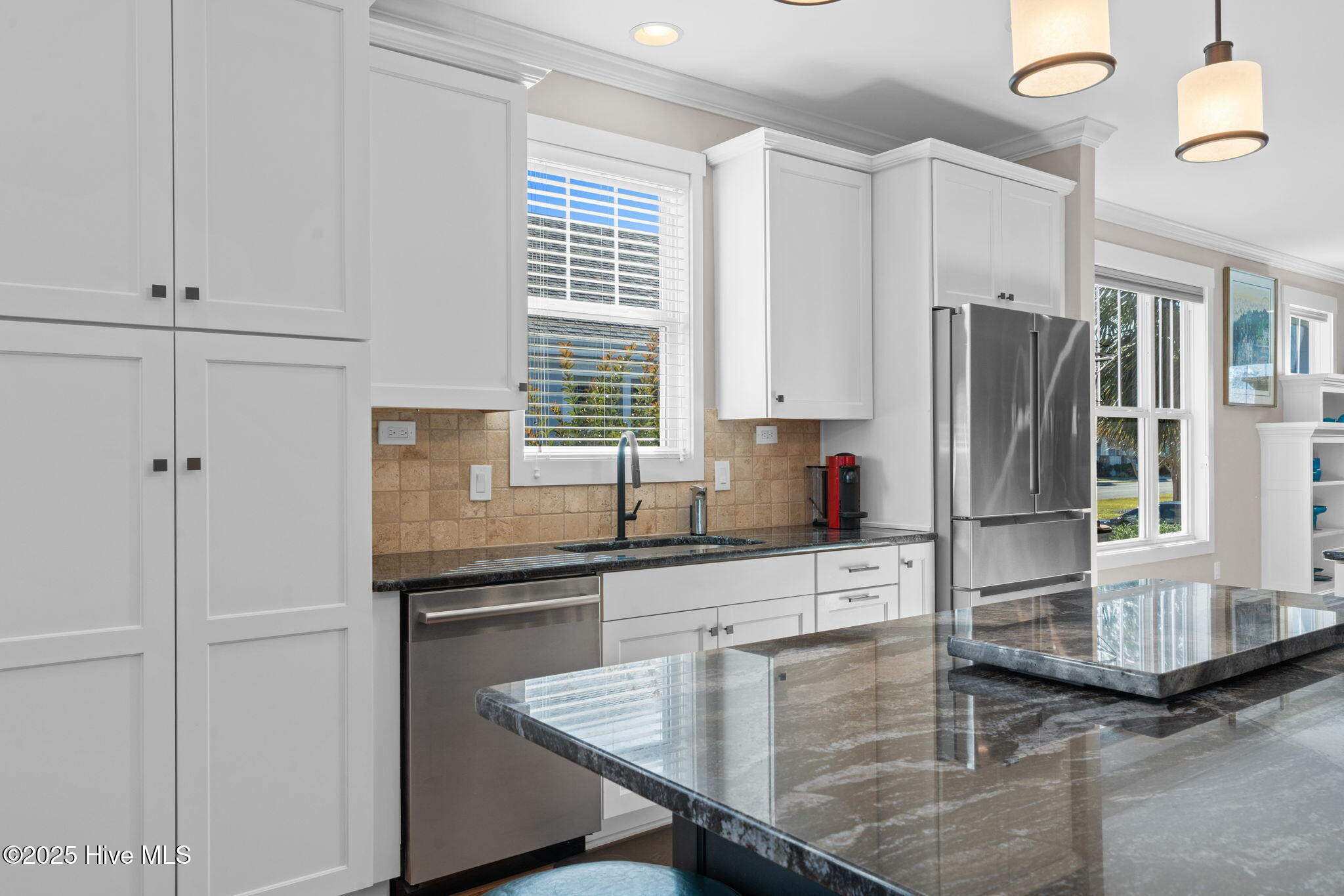 100541992 | Photo 29