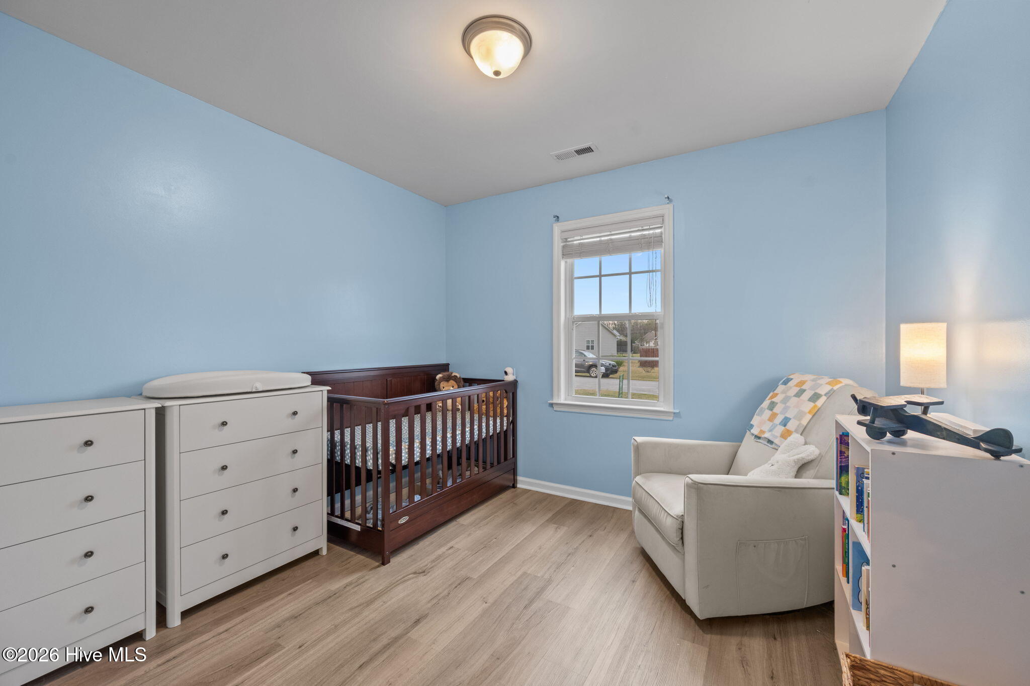 100562235 | Photo 32