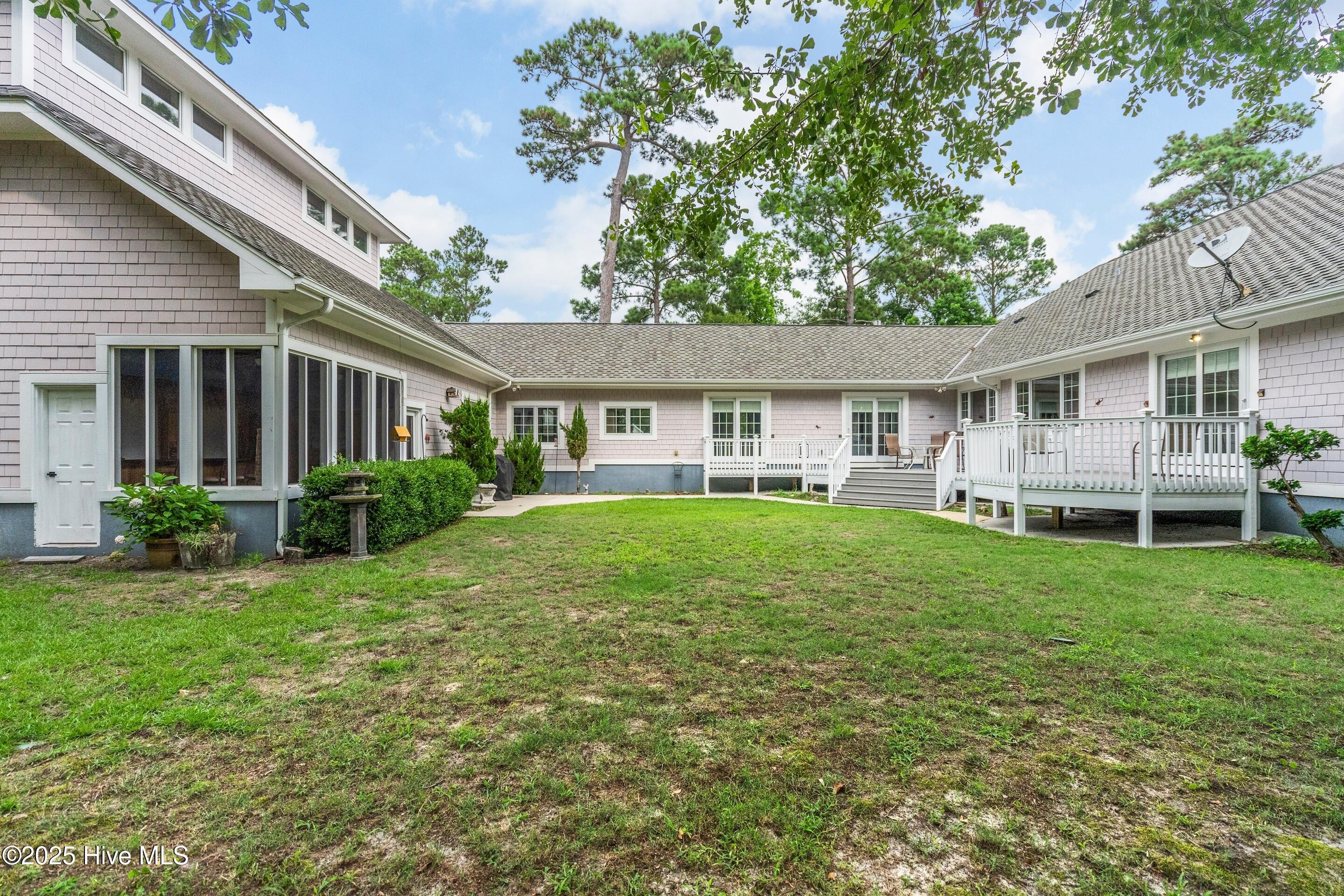 100569480 | Photo 89