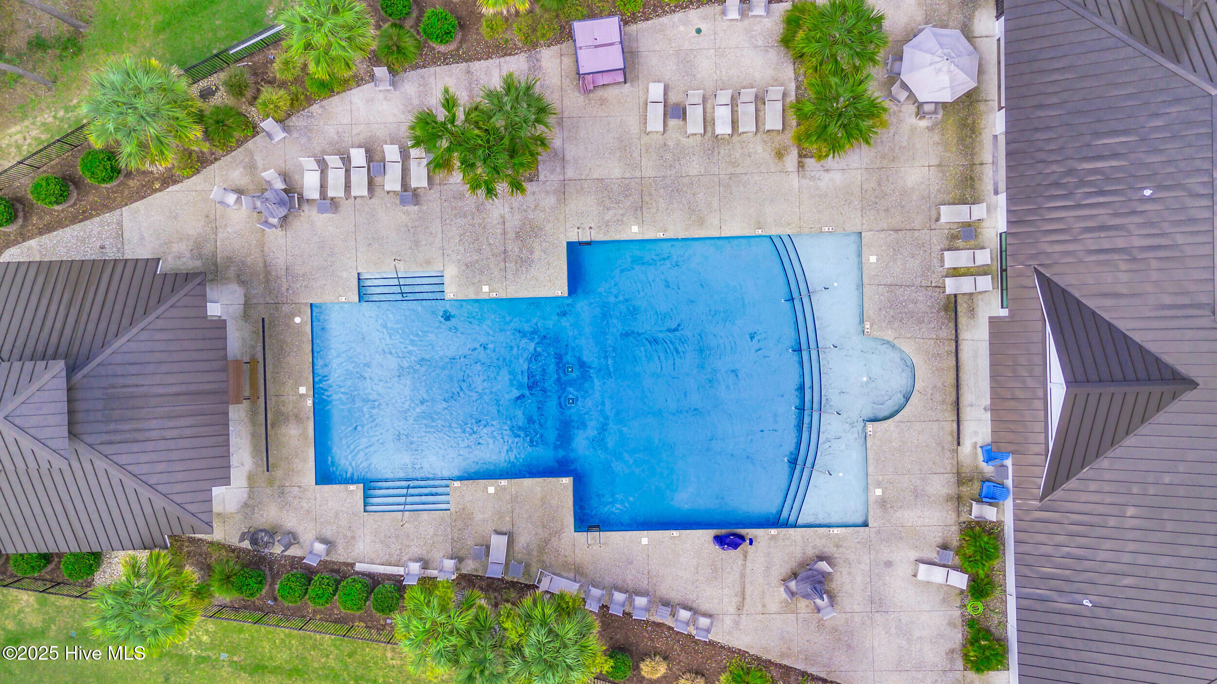 100546072 | Photo 38