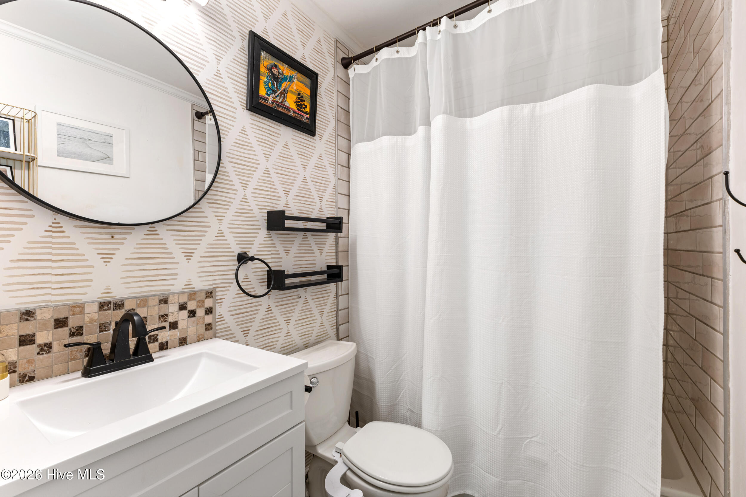 100567073 | Photo 18