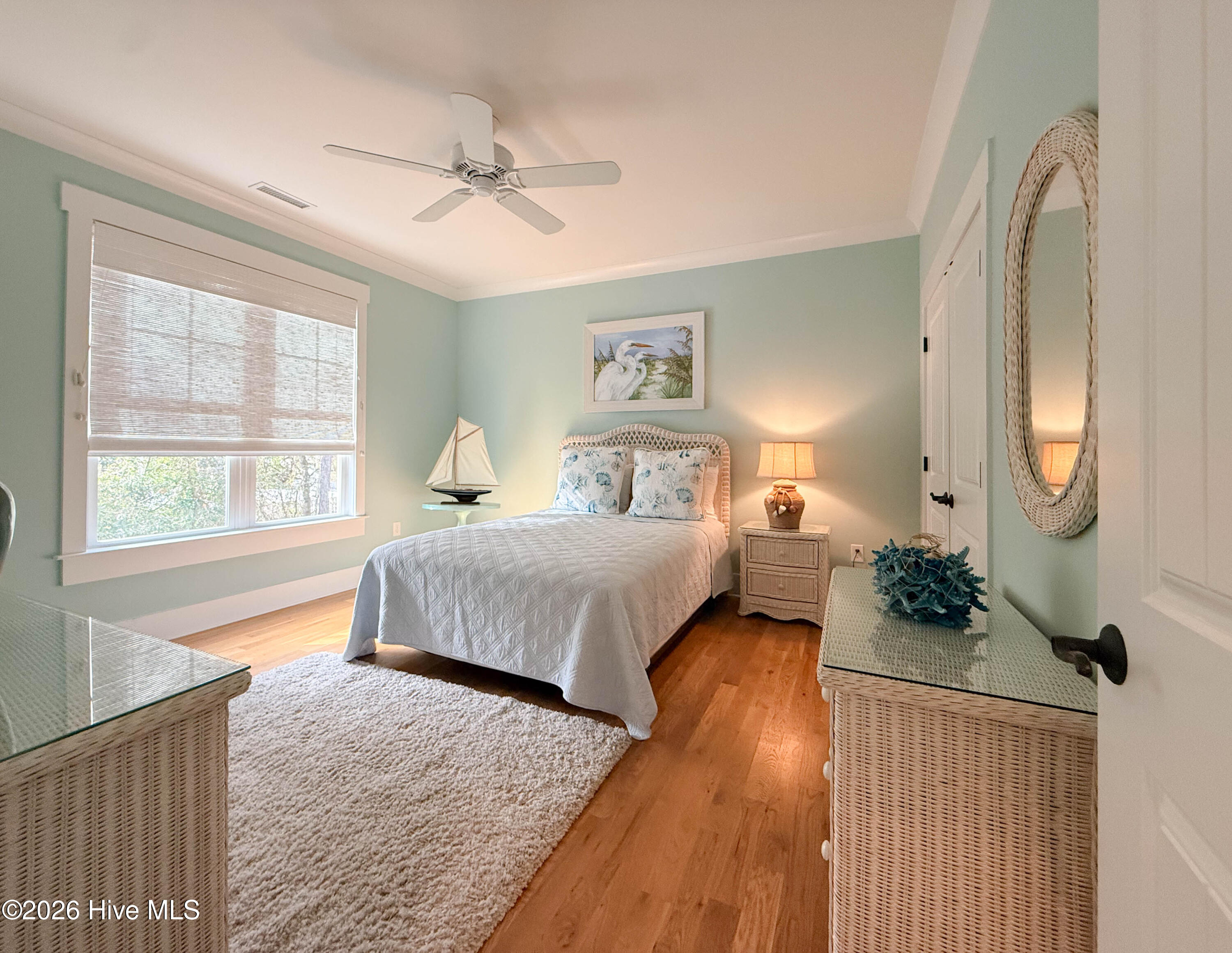 100548622 | Photo 39